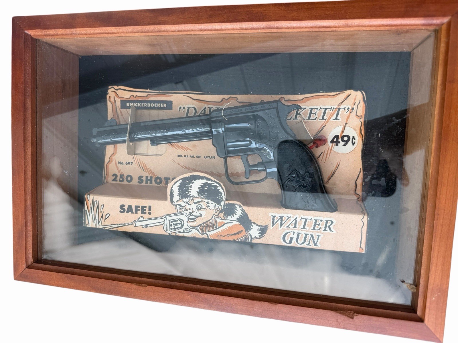 1950s DAVEY CROCKETT Water Gun by Knickerbocker MINT IN BOX Shadowbox