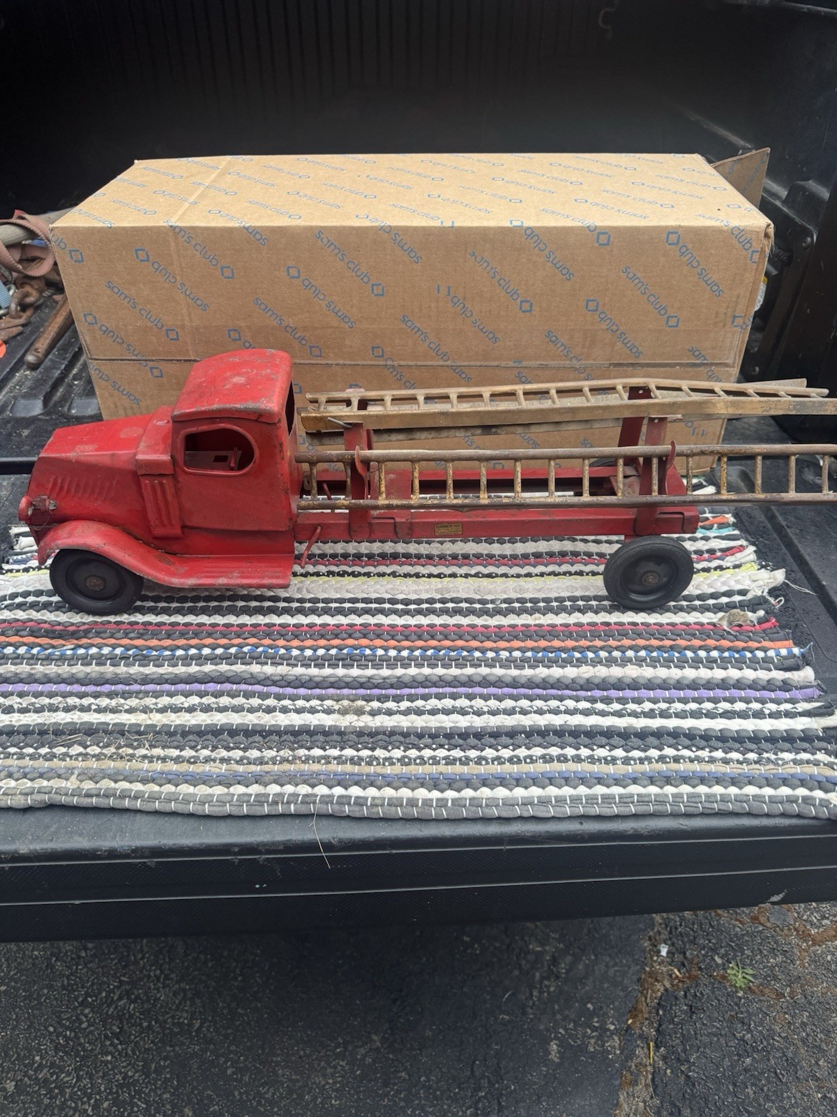 Vintage 1920s Turner Co.Pressed Steel Ladder Truck Firetruck Rare  NO SHIPPING