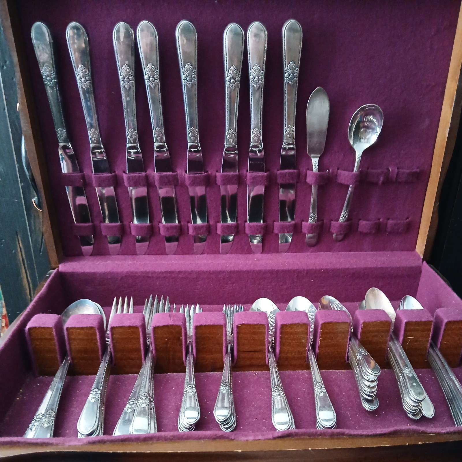 Vintage 1847 Rogers Bros. Adoration Pattern Silverware 58 pcs. Vintage 1847 Rogers Bros. Adoration Pattern Silverware 58 pcs.