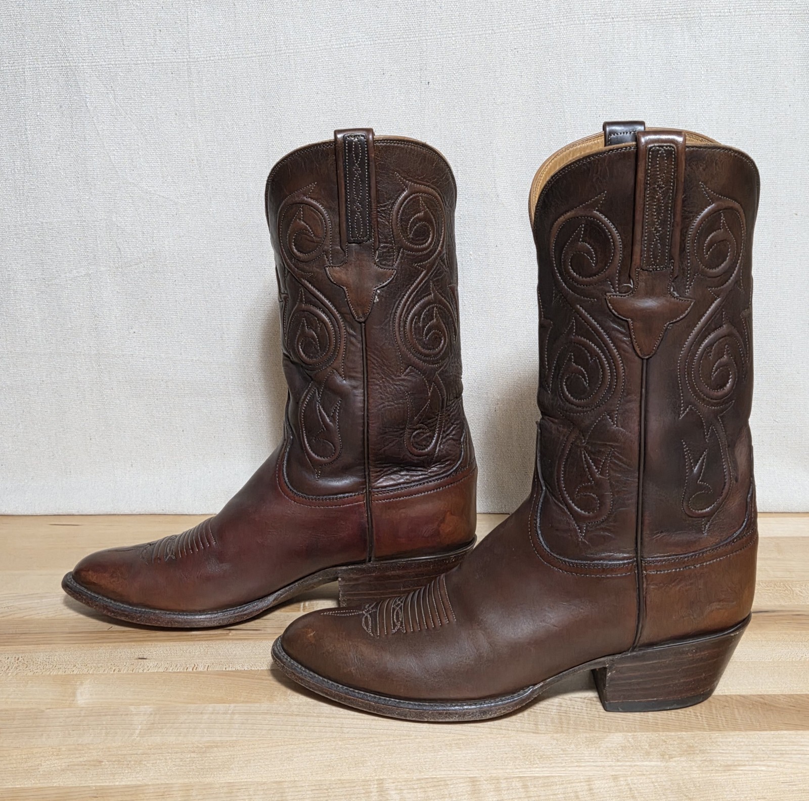 Lucchese Classics Cowboy Boots , Mens 10.5 D , Horween Chromexcel E1994 64 READ 