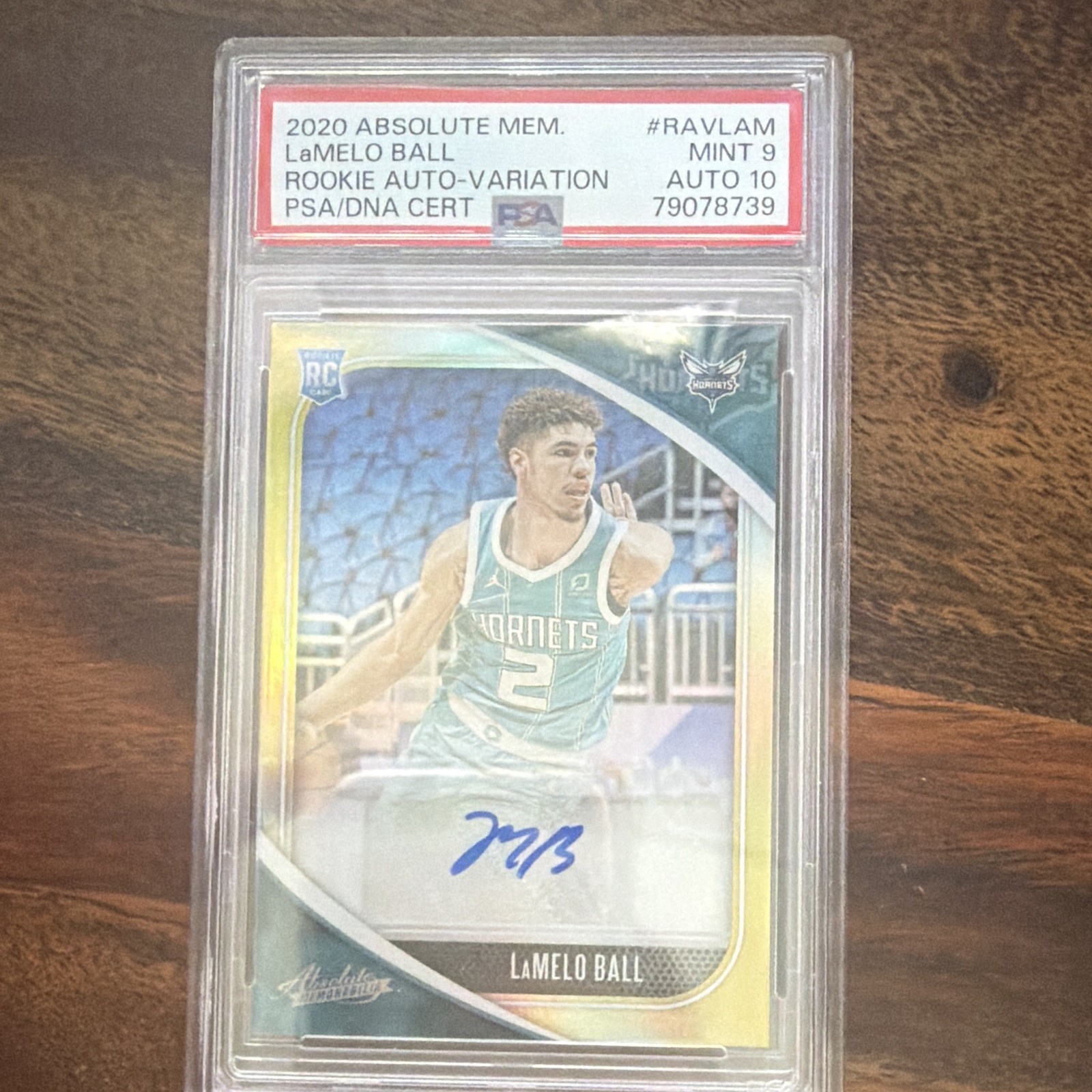 Panini 2020-21 Absolute LaMelo Ball RC Auto RAV-LAM L1 PSA 9/10 Panini 2020-21 Absolute LaMelo Ball RC Auto RAV-LAM L1 PSA 9/10