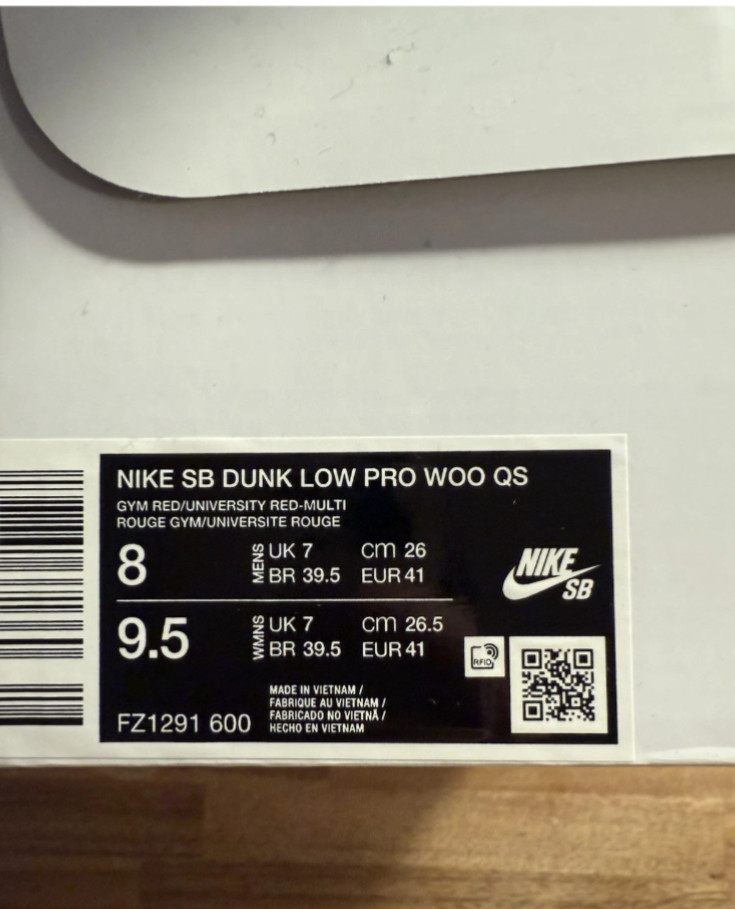 Nike SB Dunk Low Pro - Poppy Field - The Wizard of Oz - Size: US M 8 Nike SB Dunk Low Pro - Poppy Field - The Wizard of Oz - Size: US M 8