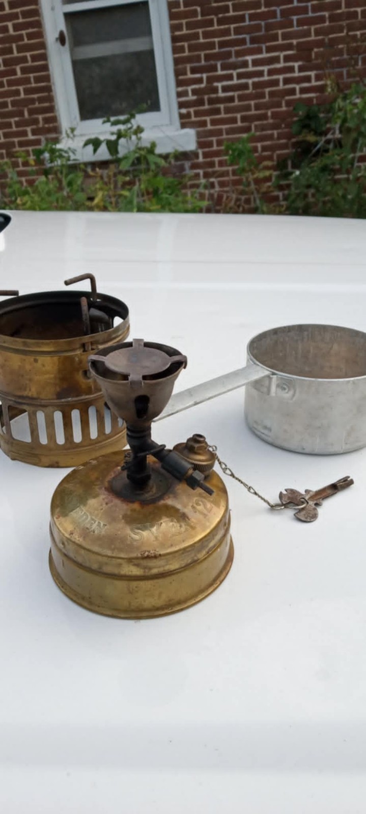 Vintage BRASS SVEA 123 PORTABLE CAMP STOVE Vintage BRASS SVEA 123 PORTABLE CAMP STOVE