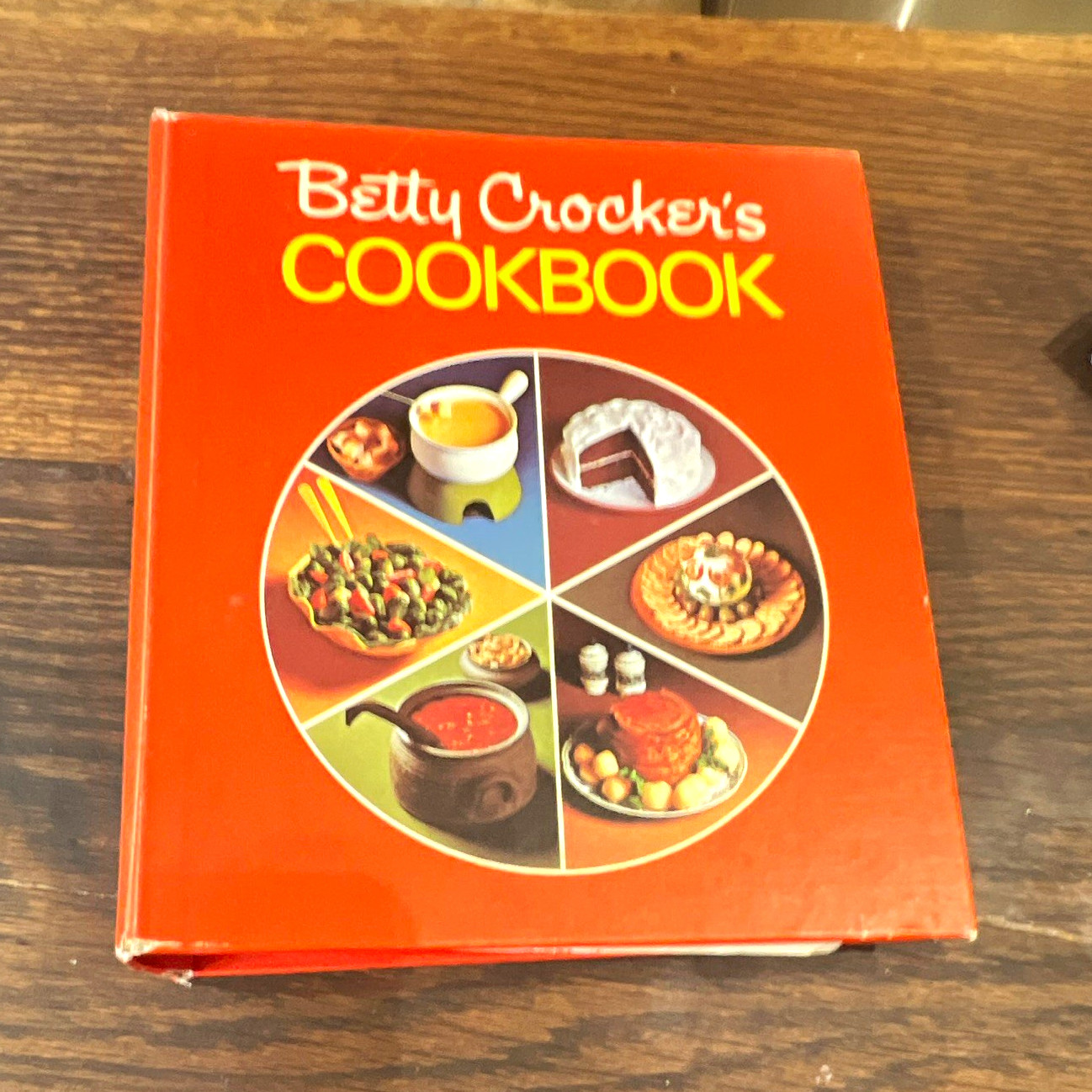 Betty Crocker Betty Crocker's Cookbook Ringbound Illustrated Golden Press 1980 Betty Crocker Betty Crocker's Cookbook Ringbound Illustrated Golden Press 1980