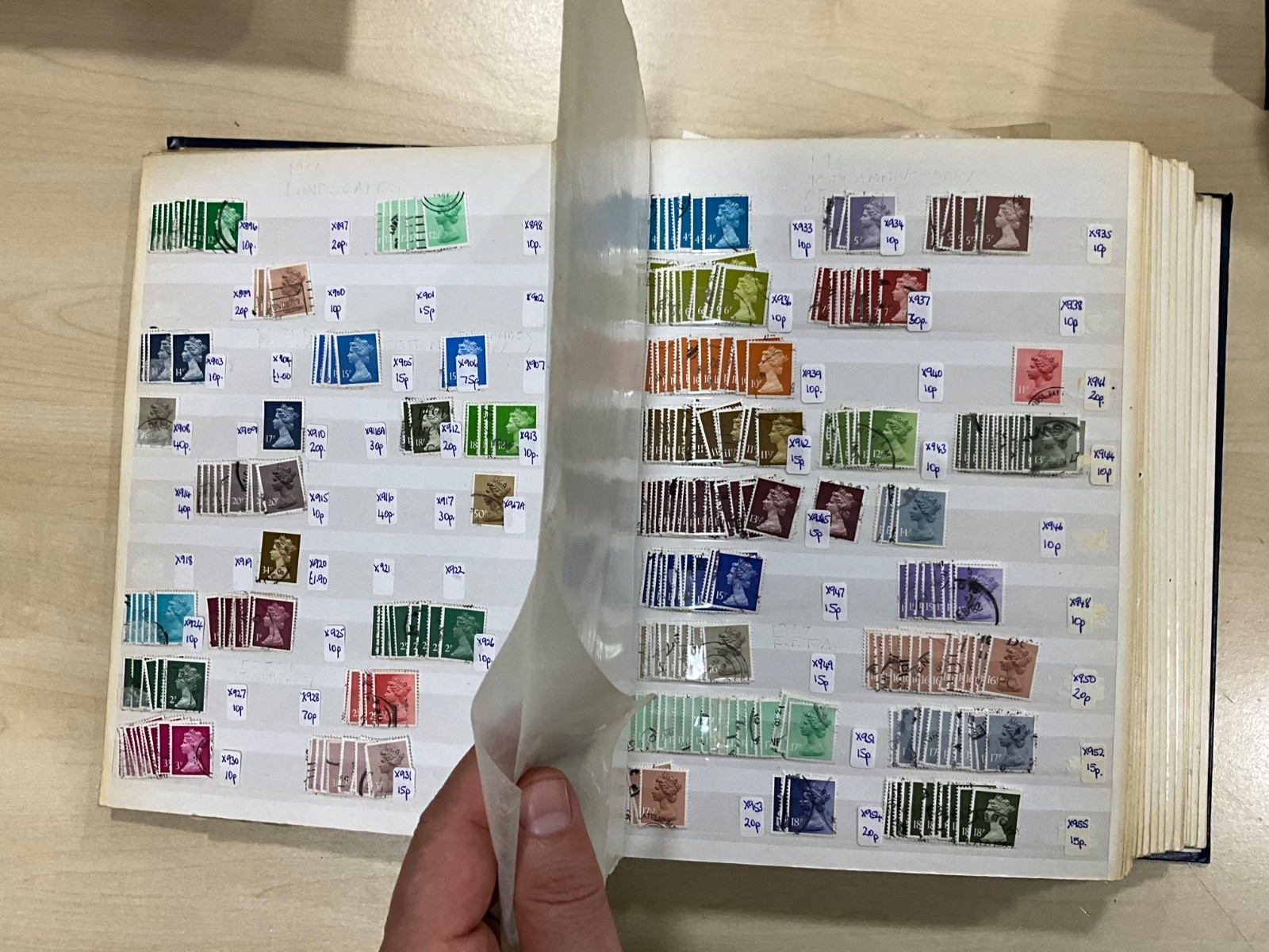 GB Definitive Stamps castles large format machin wilding regional 2.6kg #405