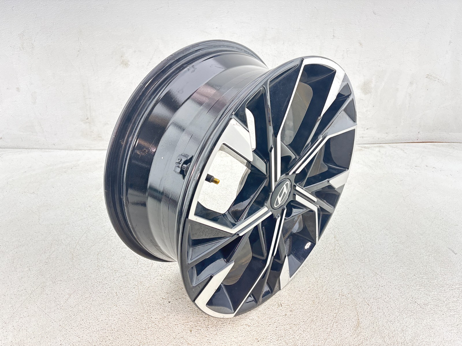 2024 - 2025 HYUNDAI SONATA 17X7 5 LUG MACHINED FACE BLACK WHEEL RIM
