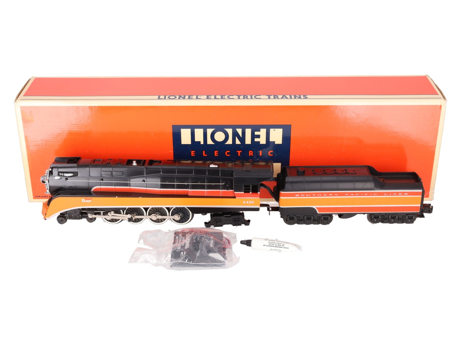 Lionel 6-18007 O Gauge SP Daylight 4-8-4 Steam Locomotive & Tender #4410 w/RS EX