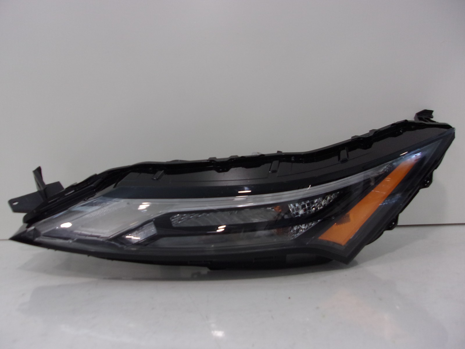 2021 - 2025 Nissan Rogue Driver LH Daytime Running Light w/ Halogen Signal OEM