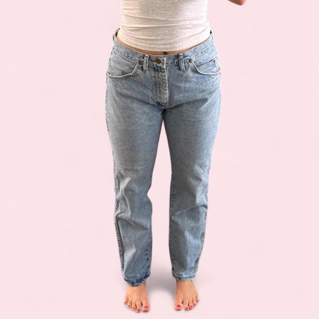 Vintage Wrangler light wash straight leg denim Vintage Wrangler light wash straight leg denim