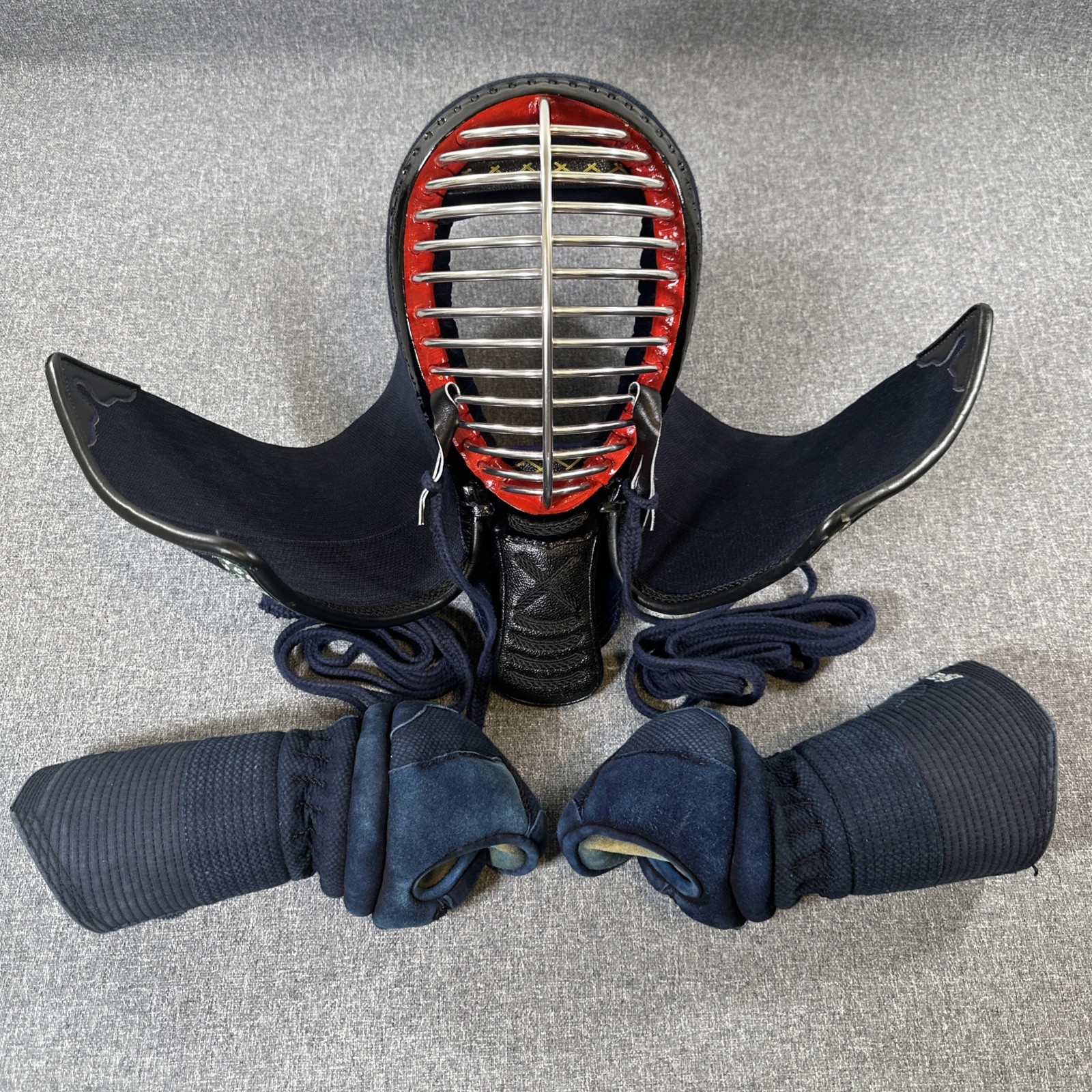 Japanese Kendo Men Helmet & Kote Gloves Set Martial Arts Bogu Armor Gear Vintage