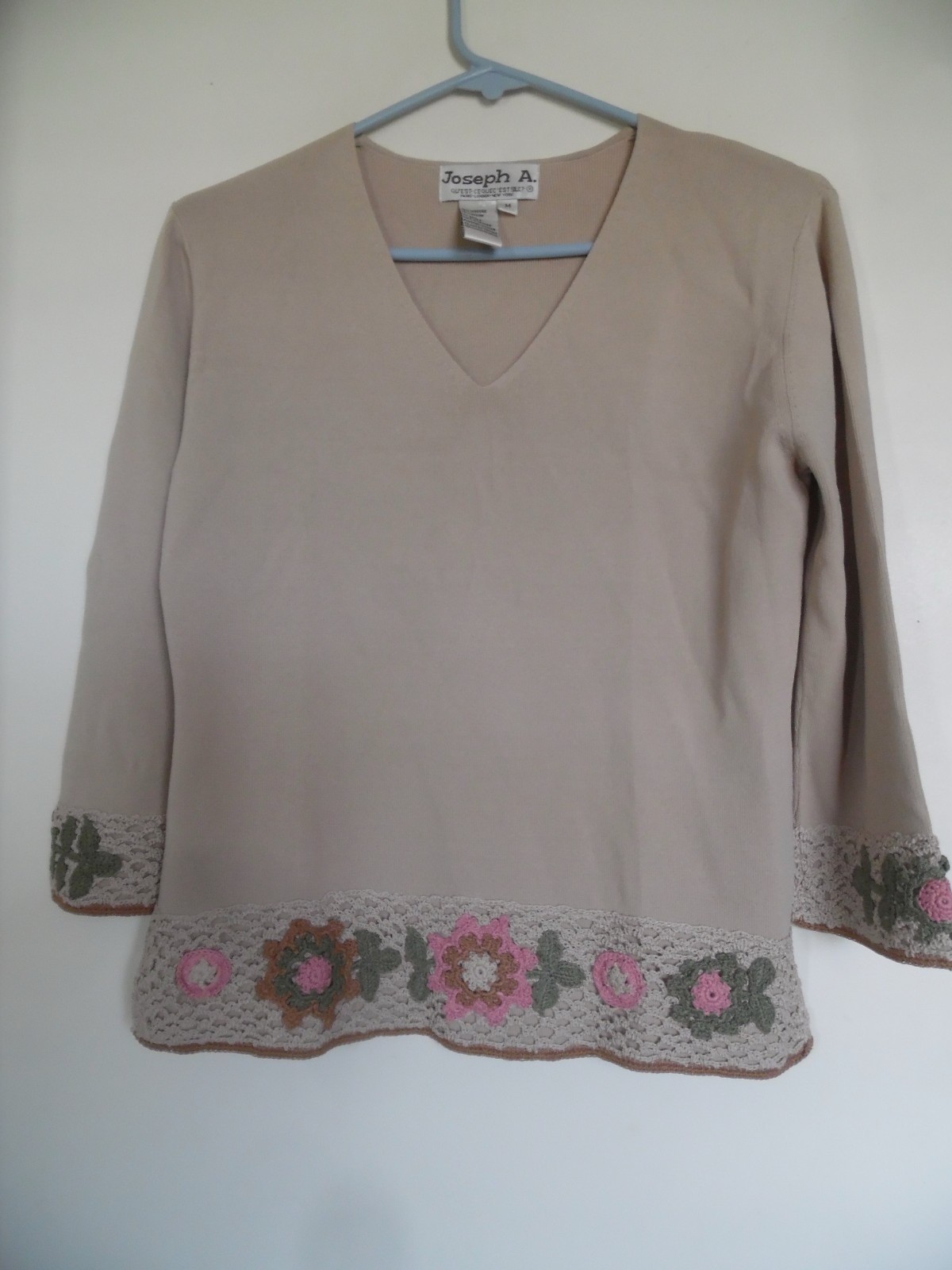 Joseph A Women M Knit Top  Blouse Shirt Beige  V Neck Long Sleeves Stretch