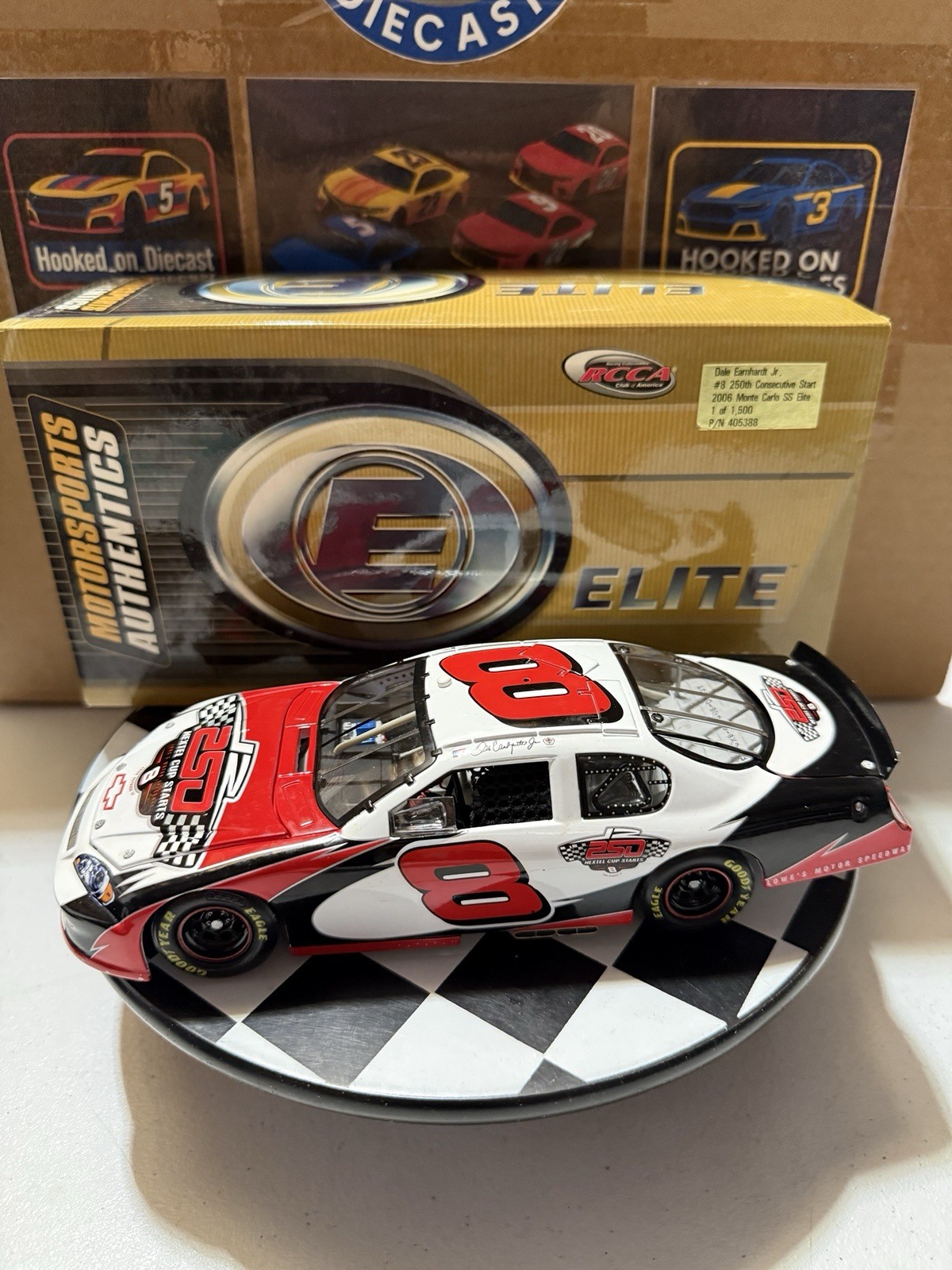 Dale Earnhardt Jr. ELITE #8 250TH CONSECUTIVE START 2006 1/24 Nascar Diecast