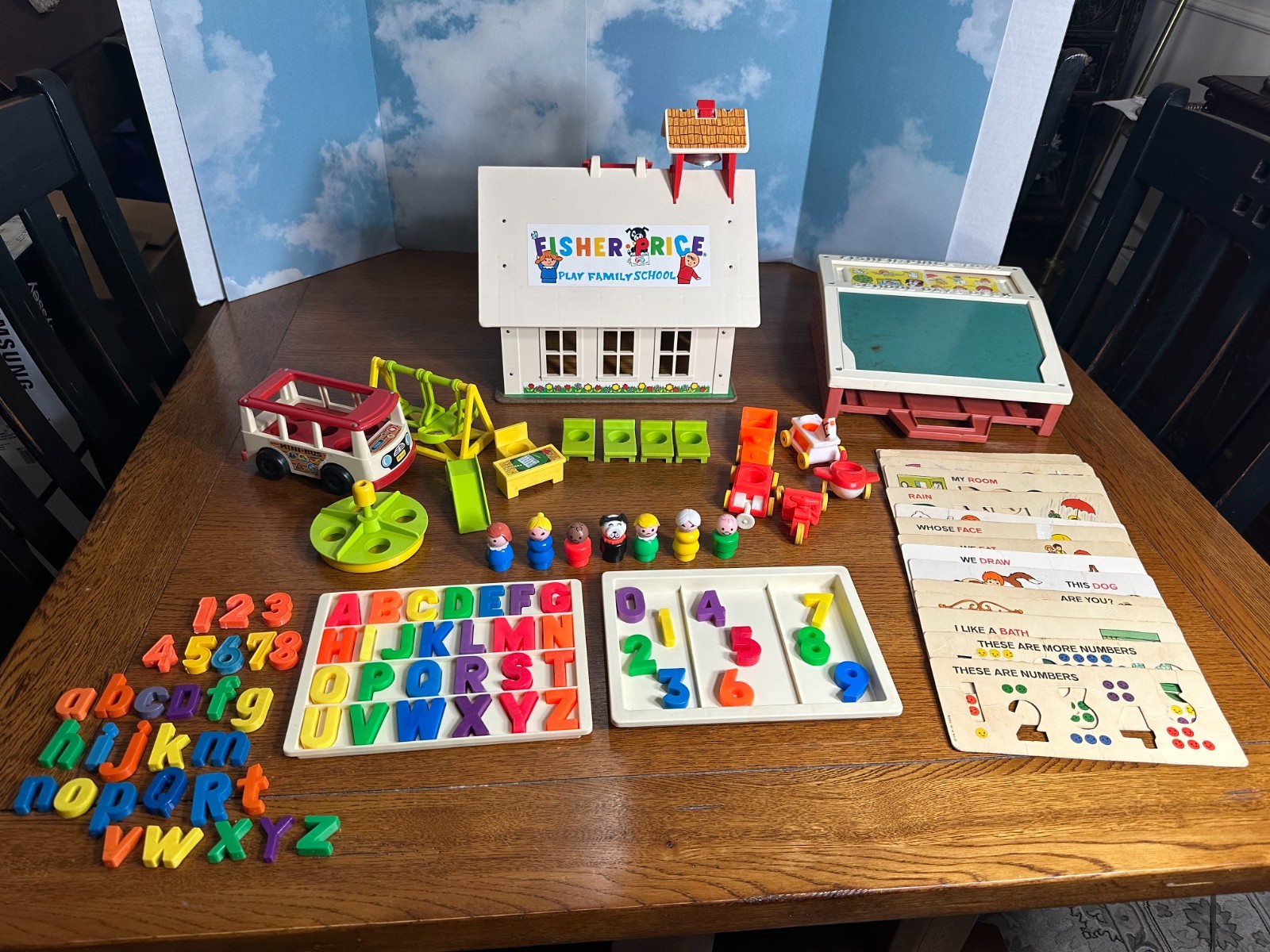 1971 FISHER PRICE Little People School House #923 and Play Desk. COMPLETE EXTRAS