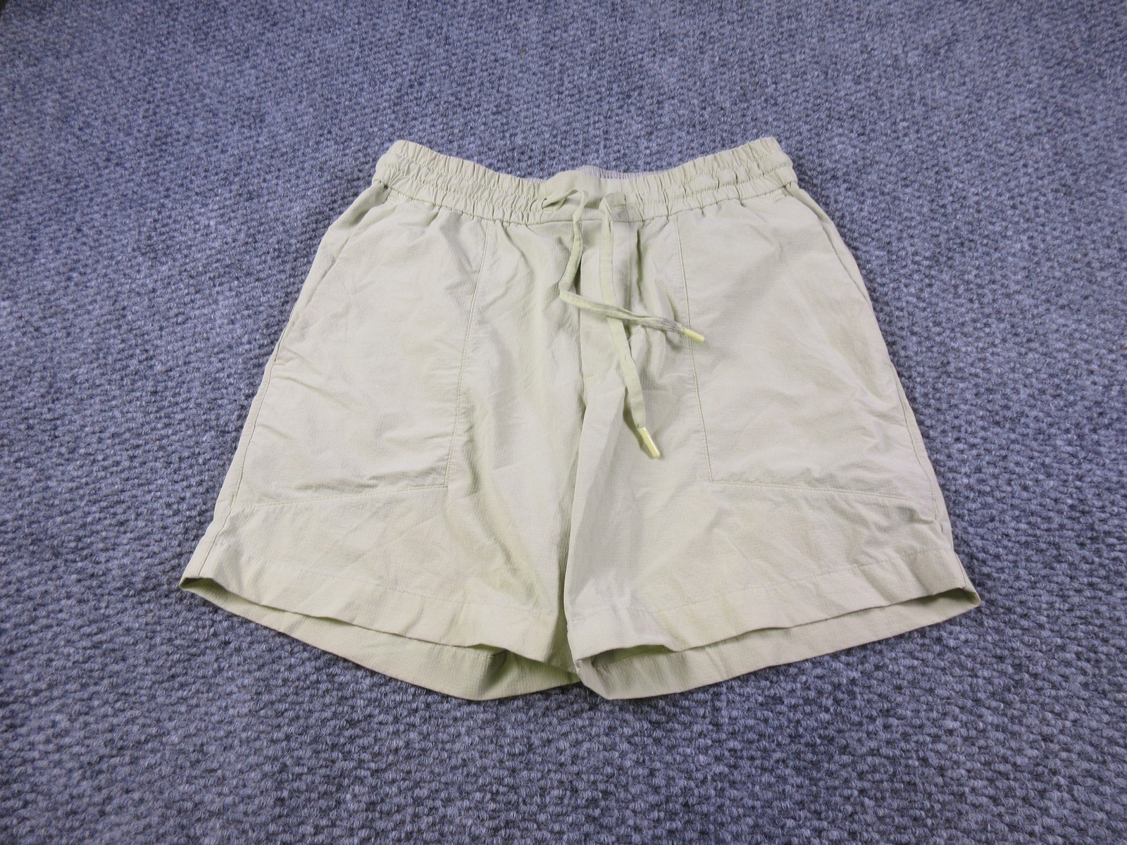 Lululemon Shorts Womens Small Beige Elastic Waist Drawstring Pockets Athletic