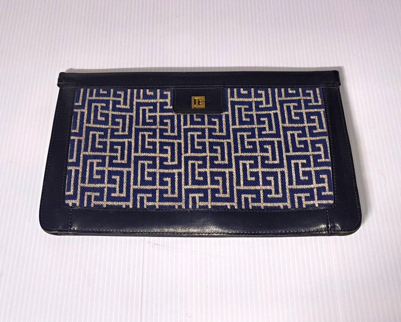 Vintage Pierre Balmain Paris Blue Beige Logo Monogram Zip Clutch Pouch Vintage Pierre Balmain Paris Blue Beige Logo Monogram Zip Clutch Pouch
