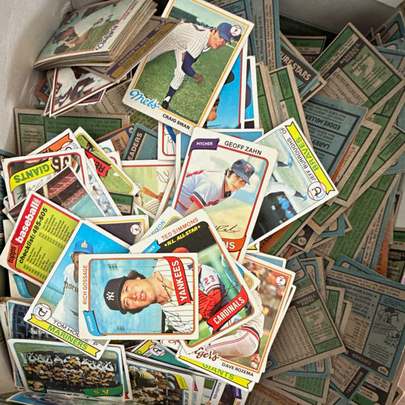 HUGE Topps Vintage 1970s MLB/NFL Sports Trading Card Lot (Read disc.) HUGE Topps Vintage 1970s MLB/NFL Sports Trading Card Lot (Read disc.)