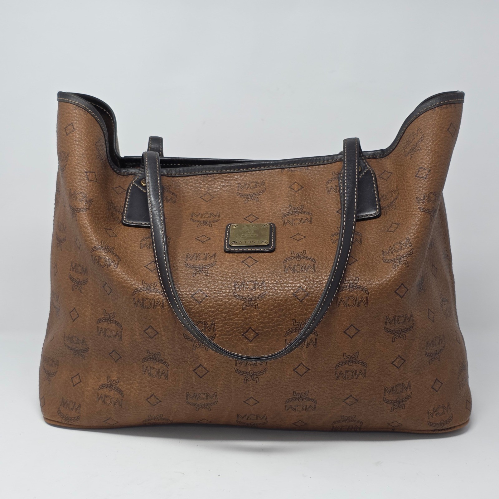 MCM Visetos Monogram Cognac Tote Bag Brown Leather Shopper A1951 MCM Visetos Monogram Cognac Tote Bag Brown Leather Shopper A1951