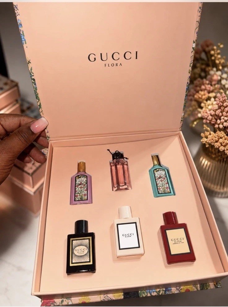 Gucci Bloom & Flora Miniature Perfume Bottle Set 5 Pcs Display Box Gucci Bloom & Flora Miniature Perfume Bottle Set 5 Pcs Display Box
