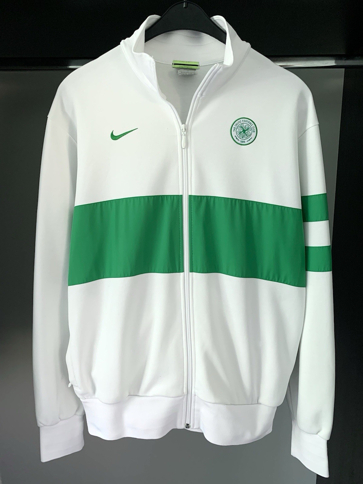 VINTAGE NIKE CELTIC 2009 2010 TRACK JACKET MEN’S SIZE L