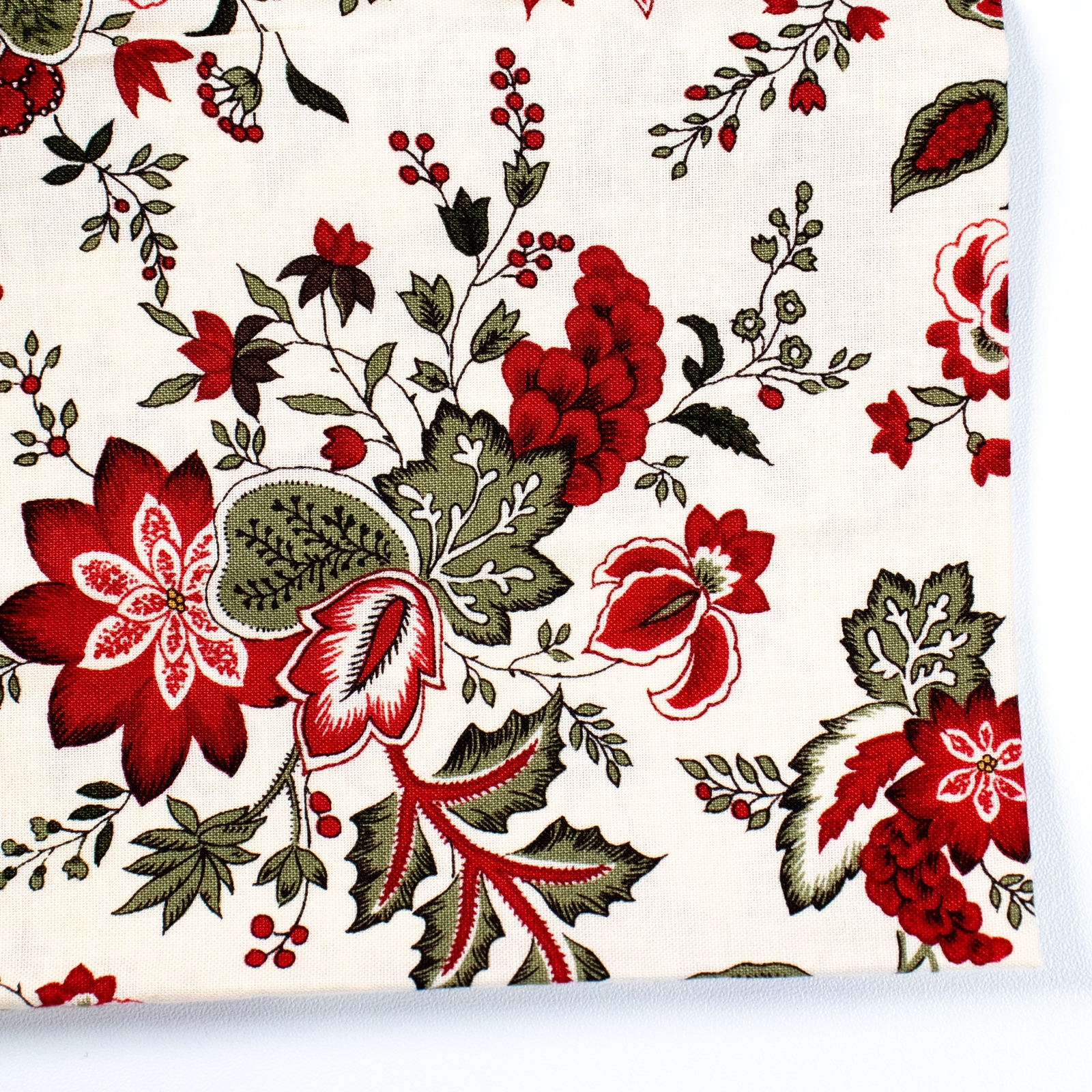 Merriment Moda Cotton Quilting Fabric Sentimental Studios FQ 18x22 Red 32891