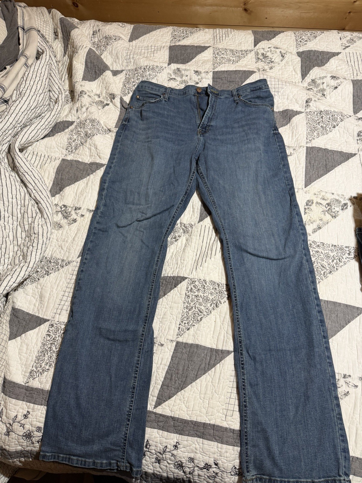 Lot of 8 Pairs Of Men’s Wrangler Relaxed Boot Cut 36x34 Jeans Lot of 8 Pairs Of Men’s Wrangler Relaxed Boot Cut 36x34 Jeans