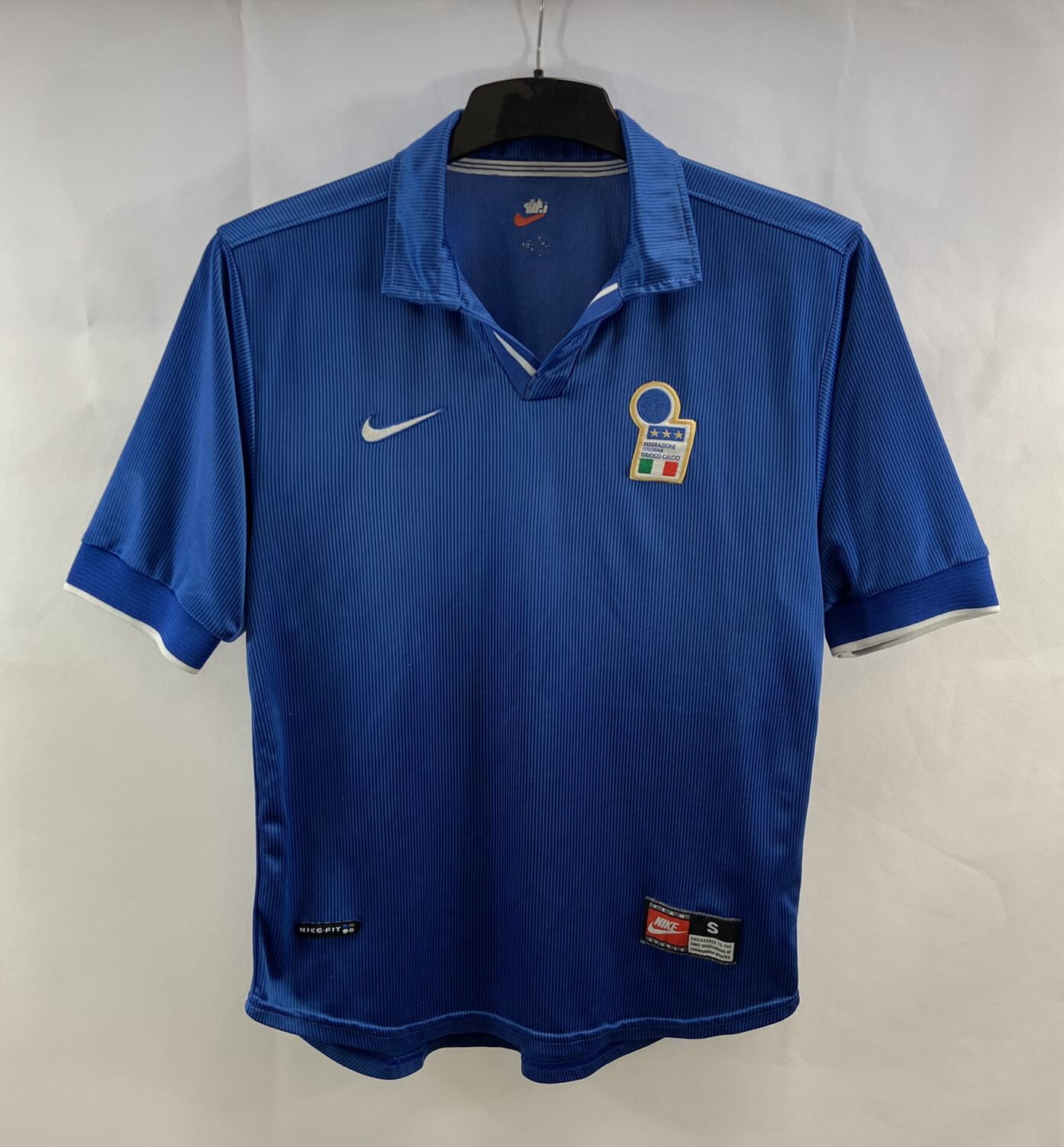 Italy Home Football Shirt 1997/98 Adults Small Nike G864