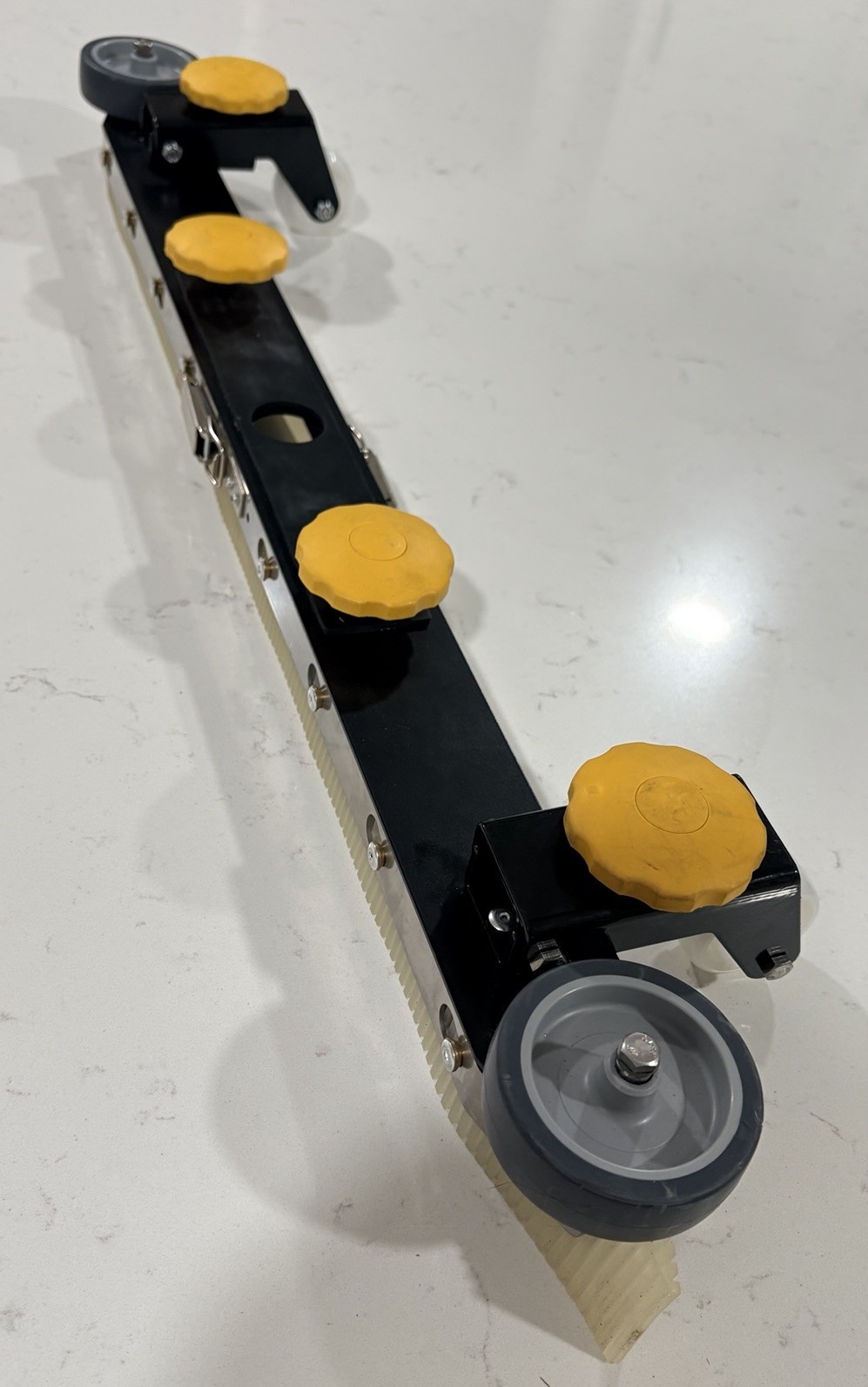 Tennant Nobles 4132846 Wet Dry Vac Squeegee Assembly For V-WD-24. Ktr106193.OEM