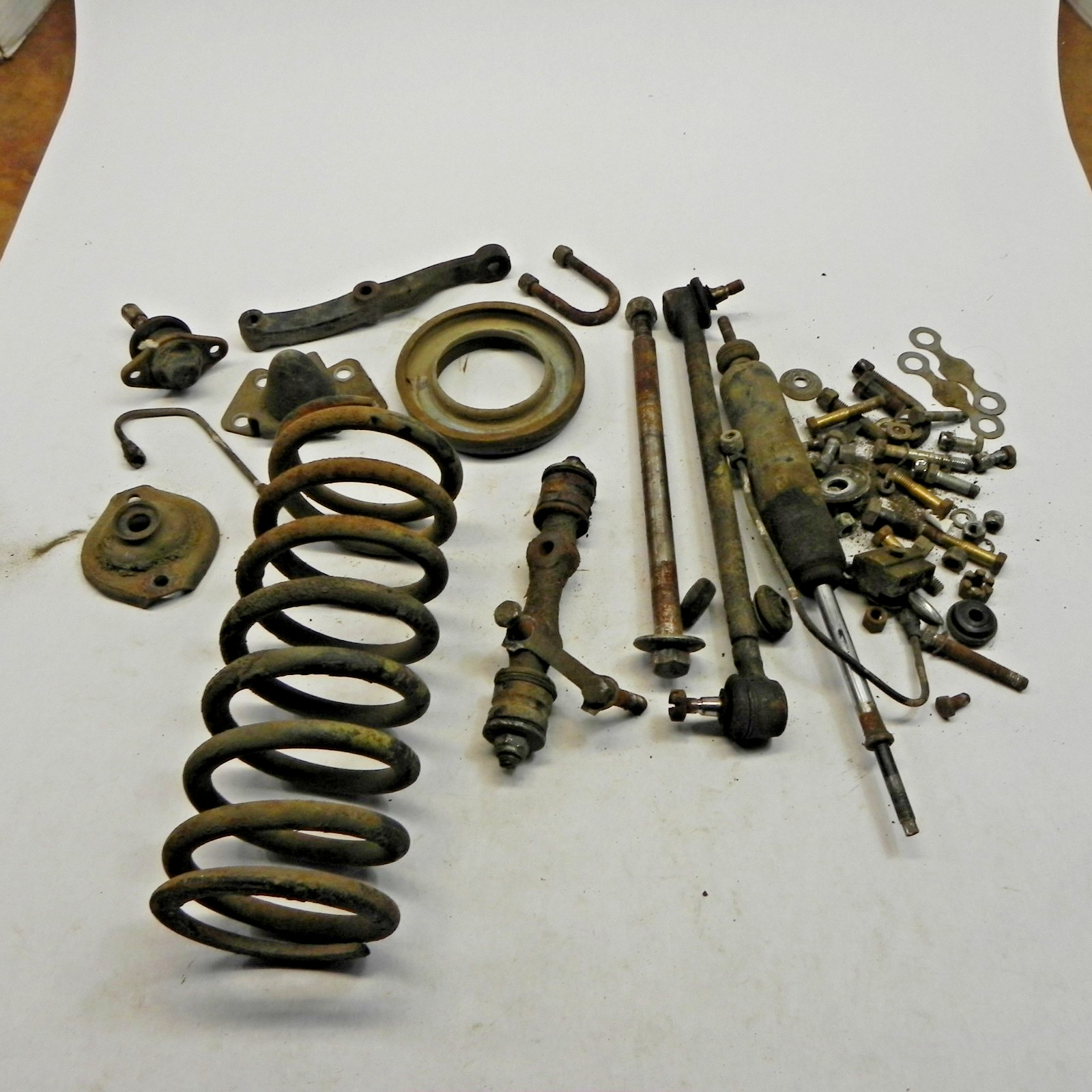 VINTAGE 1972-73 VOLVO P1800ES LEFT SIDE SUSPENSION PARTS LOT USED CAR SPRING