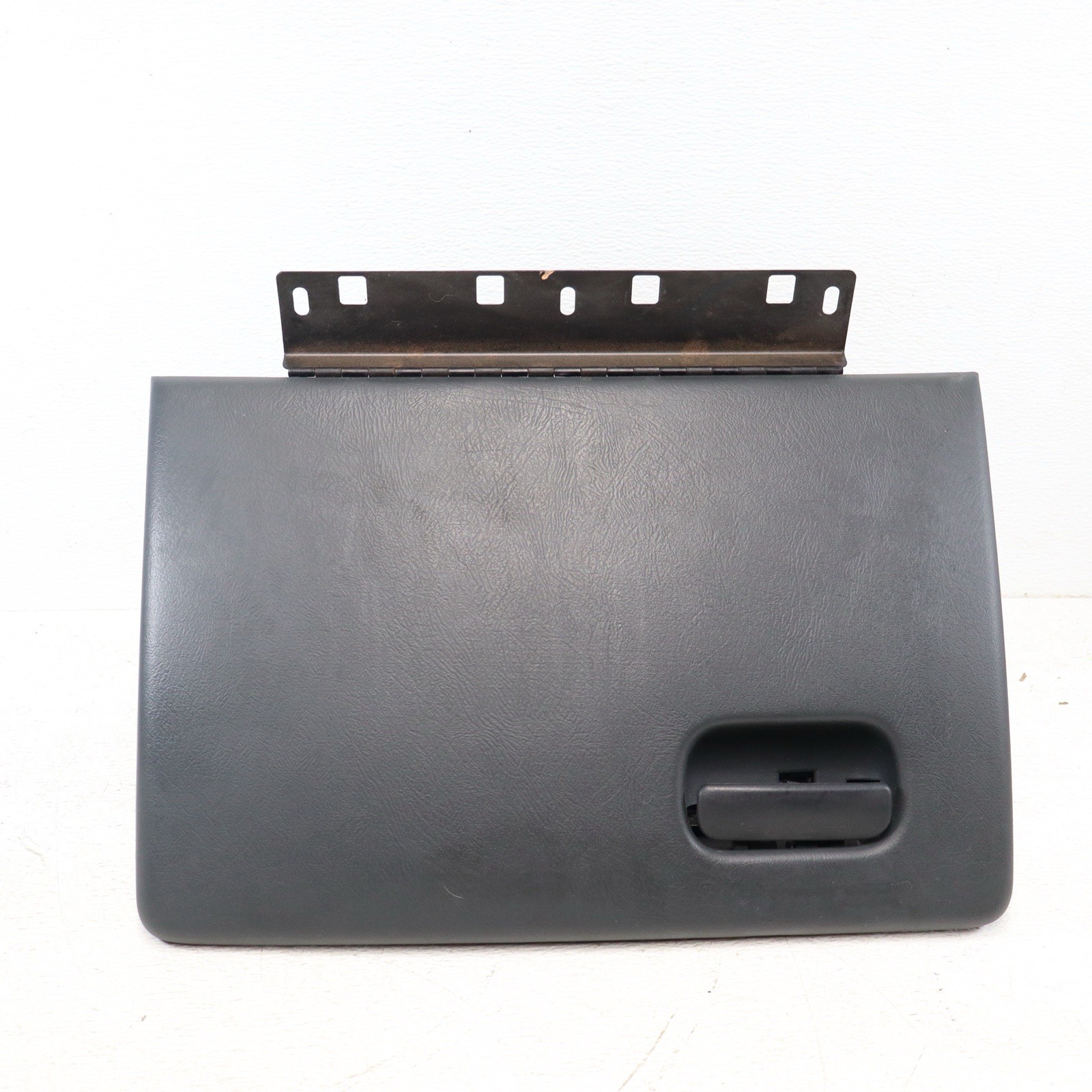 1998-2005 Chevrolet S10 Blazer GMC Sonoma Jimmy Glove Box Door Gray Graphite 1998-2005 Chevrolet S10 Blazer GMC Sonoma Jimmy Glove Box Door Gray Graphite