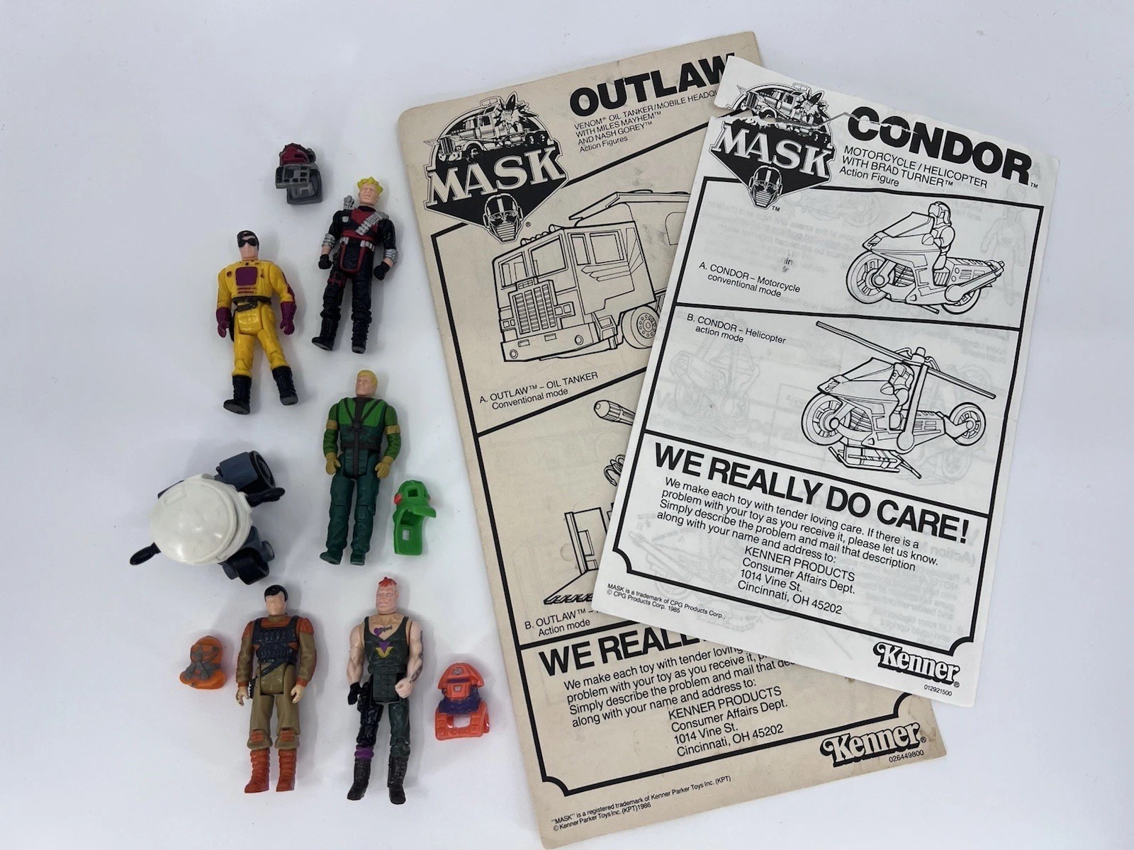 Kenner M.A.S.K. Vintage Lot Figures And Booklets 1985 Kenner M.A.S.K. Vintage Lot Figures And Booklets 1985