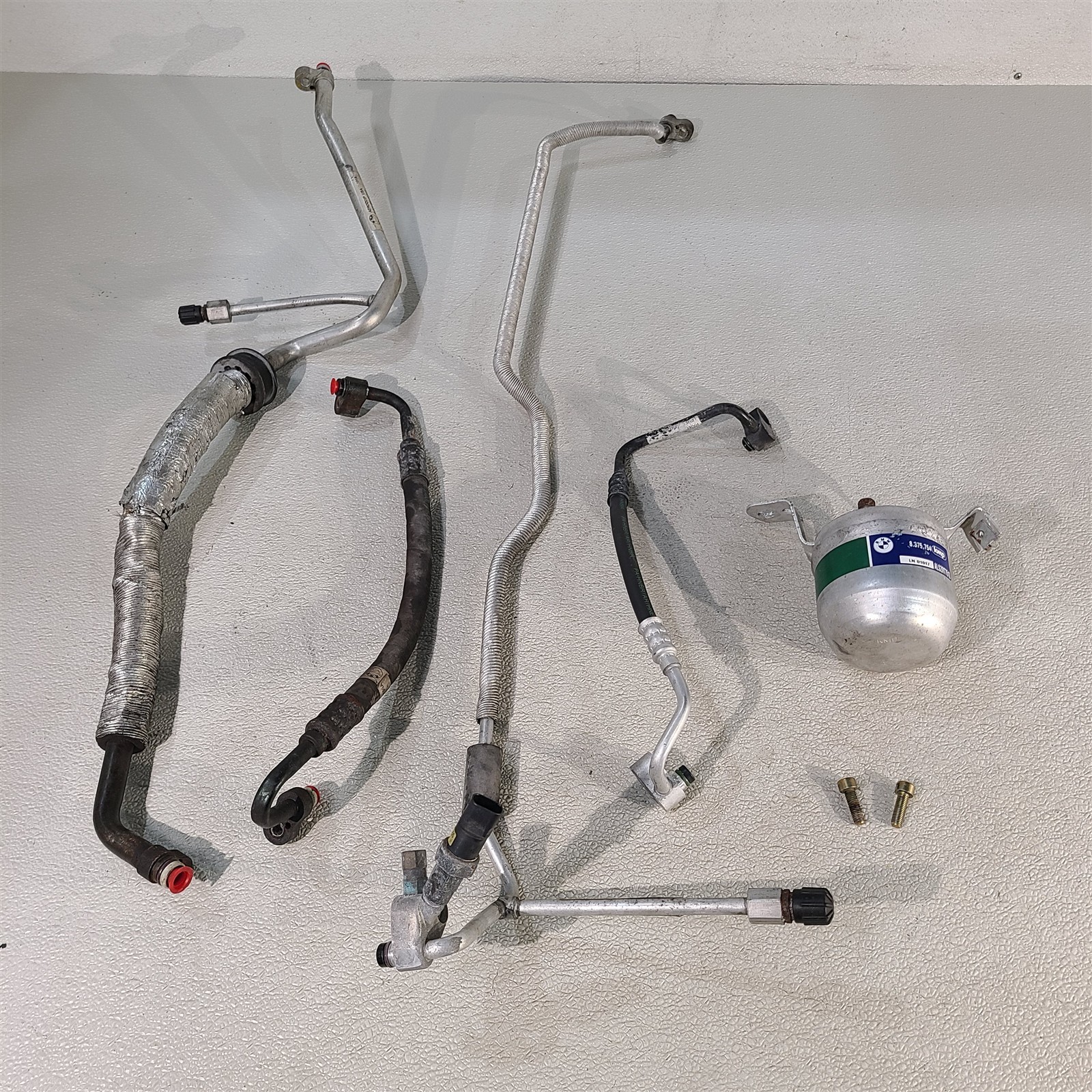 2001-2002 BMW Z3 2.5i A/C Air Conditioner Line Set Oem Lines Tubes Hoses Aa7516 2001-2002 BMW Z3 2.5i A/C Air Conditioner Line Set Oem Lines Tubes Hoses Aa7516