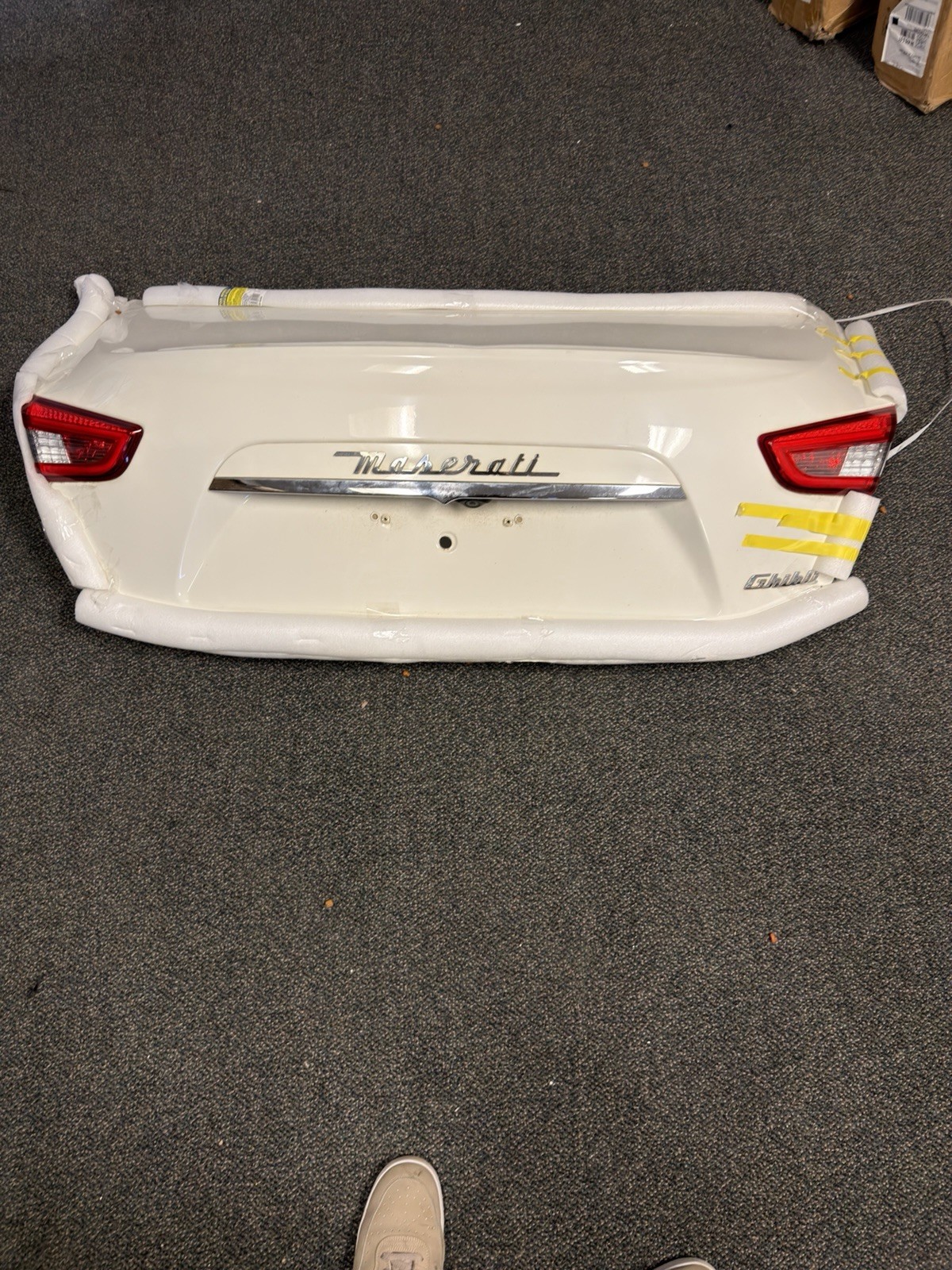 2014-2019 MASERATI GHIBLI S Q4 TAILGATE TRUNK DECK LID COMPLETE ASSEMBLY OEM 2014-2019 MASERATI GHIBLI S Q4 TAILGATE TRUNK DECK LID COMPLETE ASSEMBLY OEM