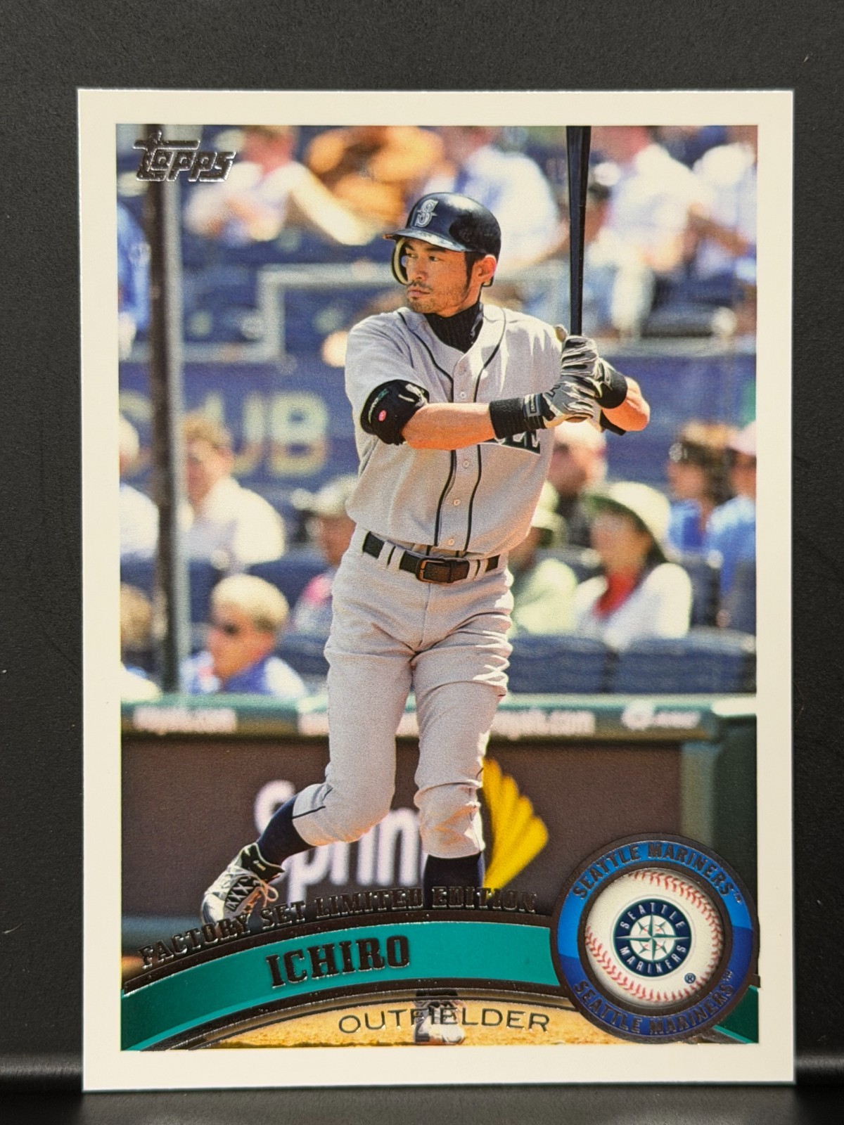 2011 Topps Diamond Anniversary Factory Set Limited Edition #200 Ichiro Suzuki 2011 Topps Diamond Anniversary Factory Set Limited Edition #200 Ichiro Suzuki