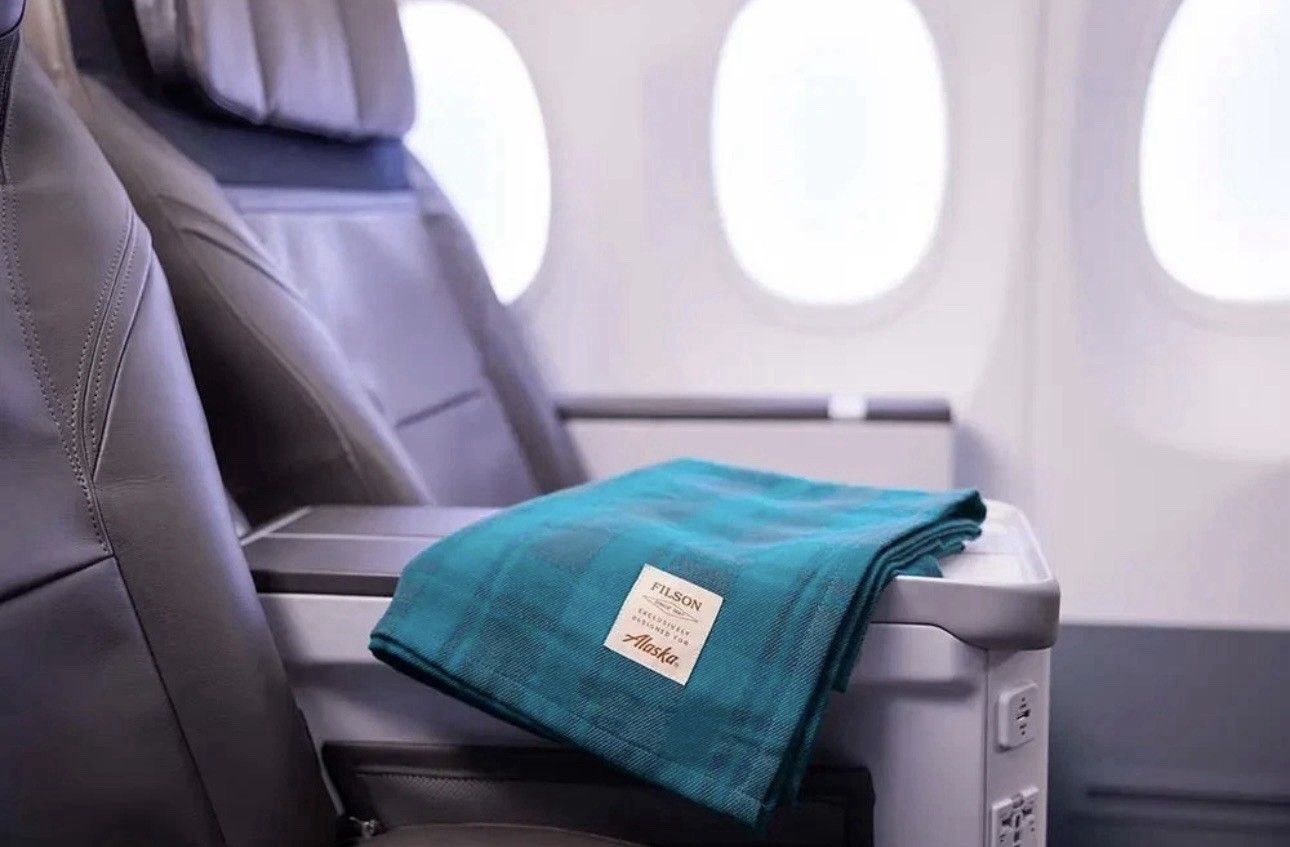 NEW Alaska Airlines First Class FILSON Throw Blanket Brand New SEALED NEW Alaska Airlines First Class FILSON Throw Blanket Brand New SEALED