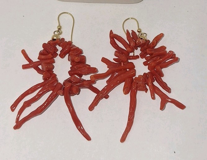 VINTAGE 1970s Italian 750 18K Yellow Gold Natural Red Branch Coral Earrings 🪸 VINTAGE 1970s Italian 750 18K Yellow Gold Natural Red Branch Coral Earrings 🪸