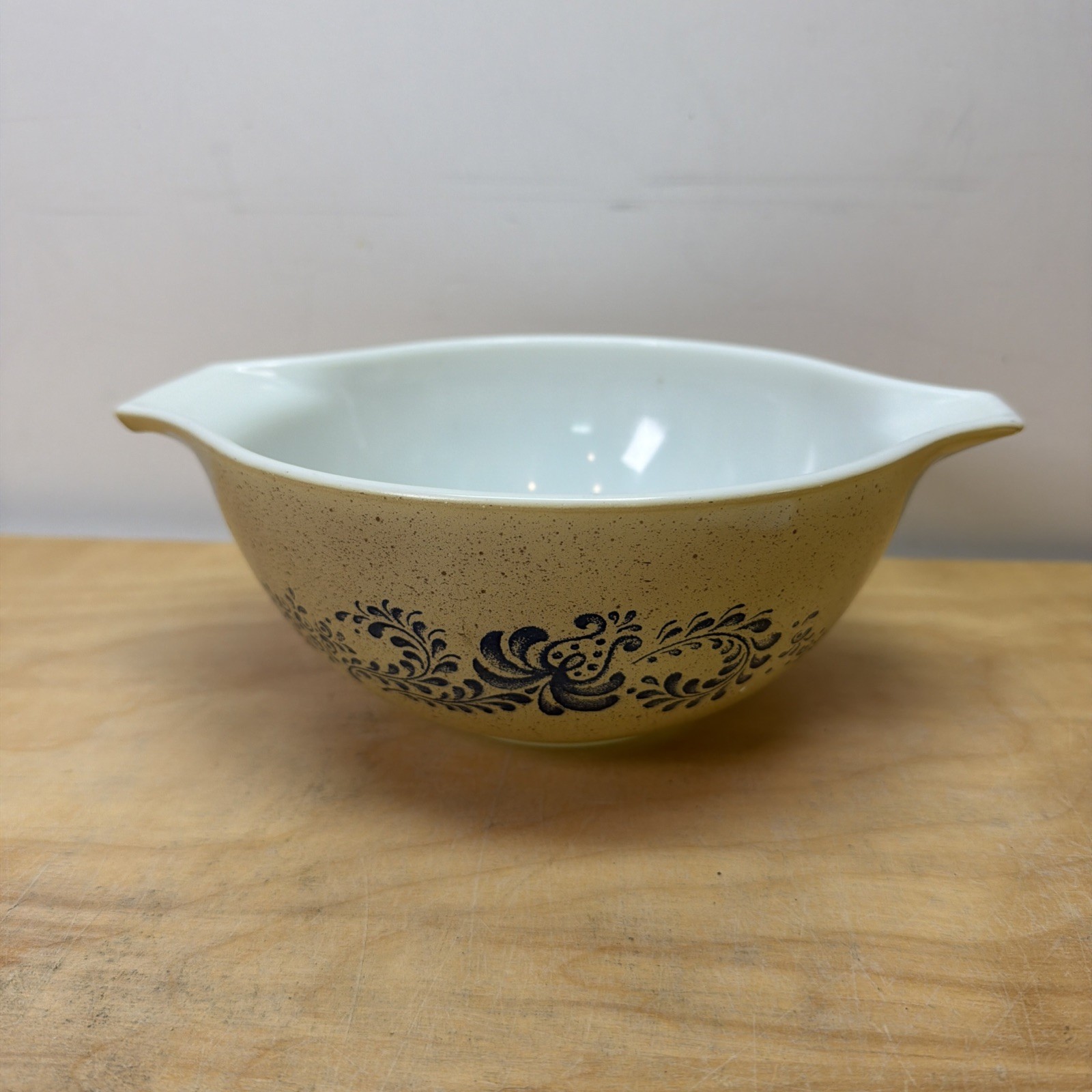 Vintage Pyrex Homestead 442 Mixing Bowl 1.5 Qt Cinderella Blue Tan Speckled USA Vintage Pyrex Homestead 442 Mixing Bowl 1.5 Qt Cinderella Blue Tan Speckled USA