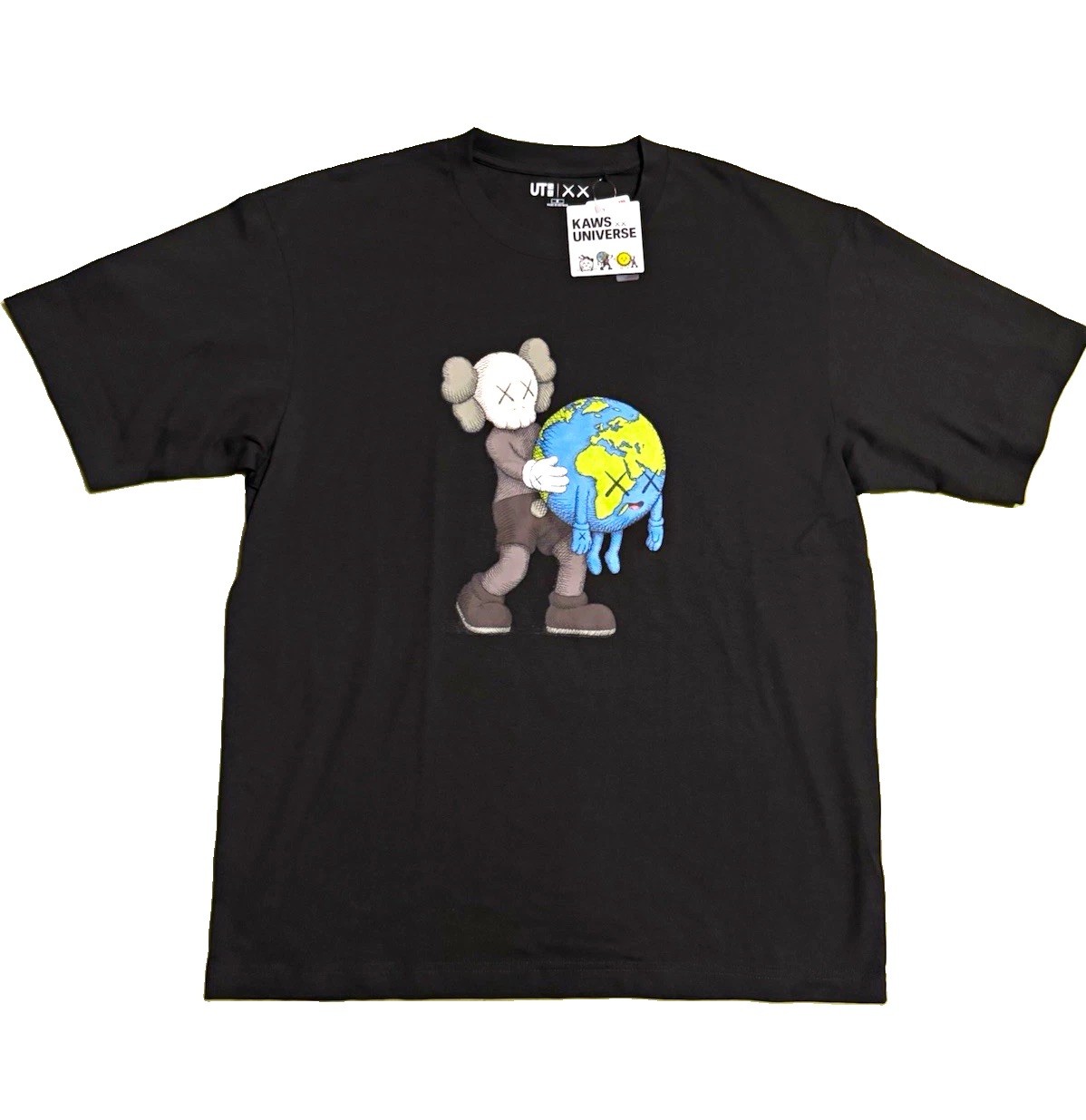 Uniqlo UT x KAWS Universe Black Size M Uniqlo UT x KAWS Universe Black Size M