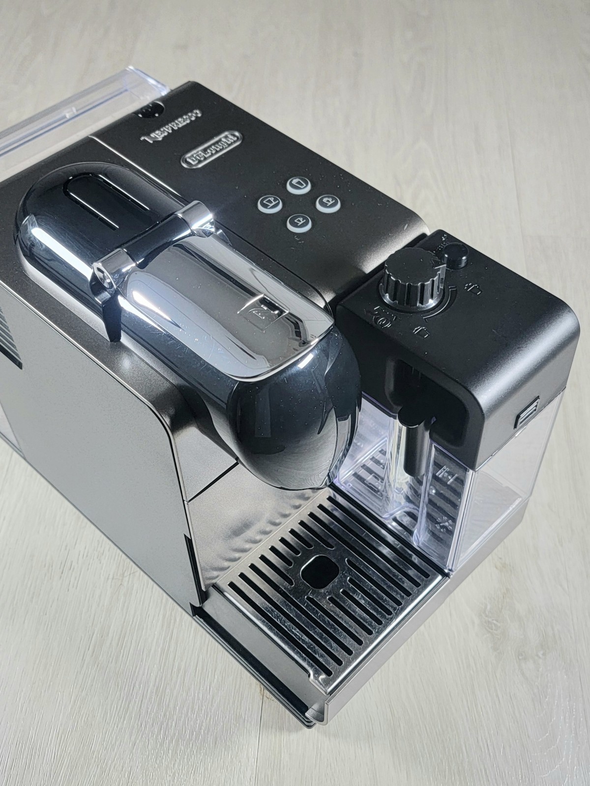 DeLonghi Nespresso Lattissima Plus Black - Refurbished, Very Good Condition