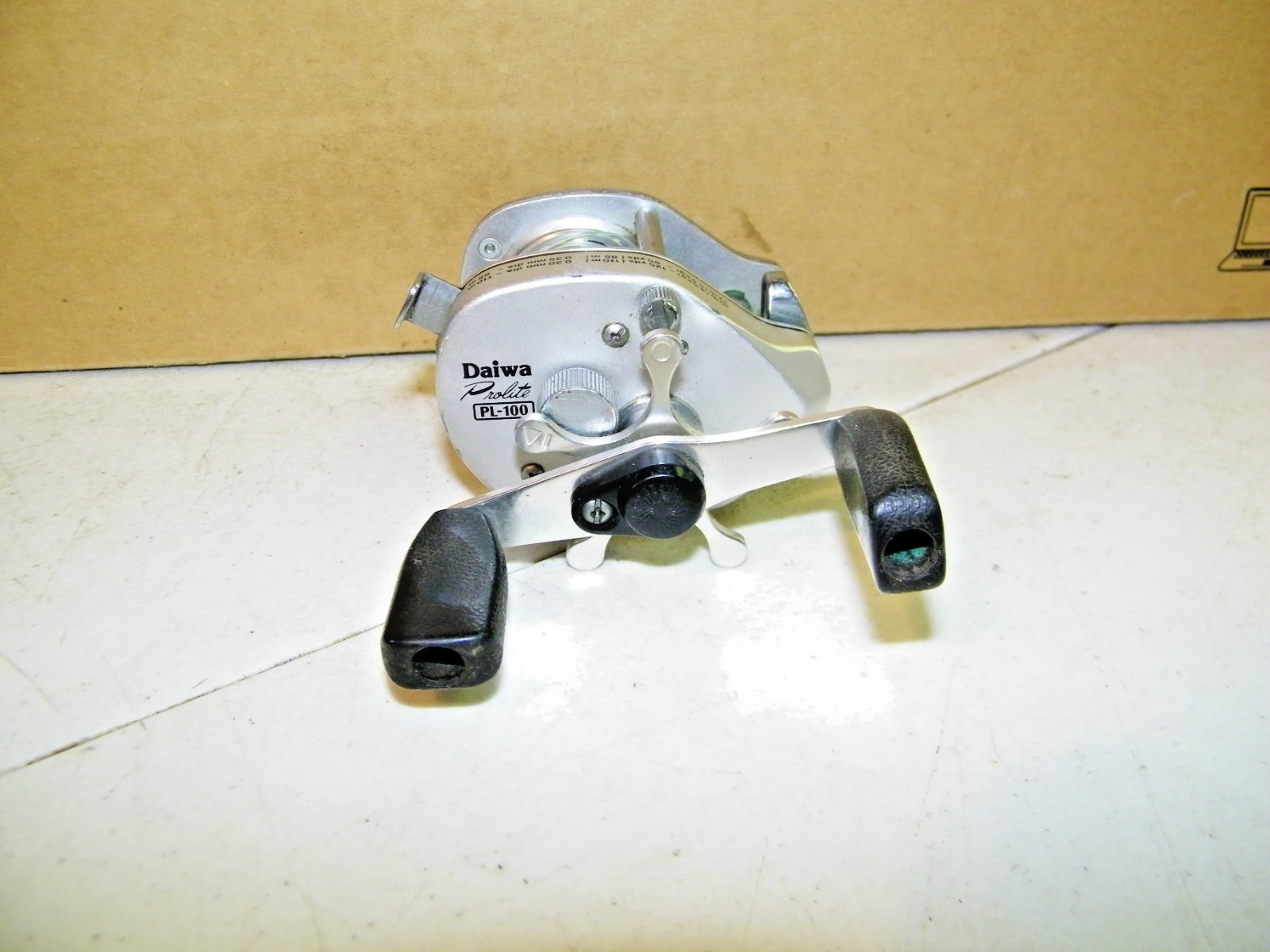 Vintage Daiwa Prolite PL-100 baitcasting reel, right-hand retrieve Vintage Daiwa Prolite PL-100 baitcasting reel, right-hand retrieve