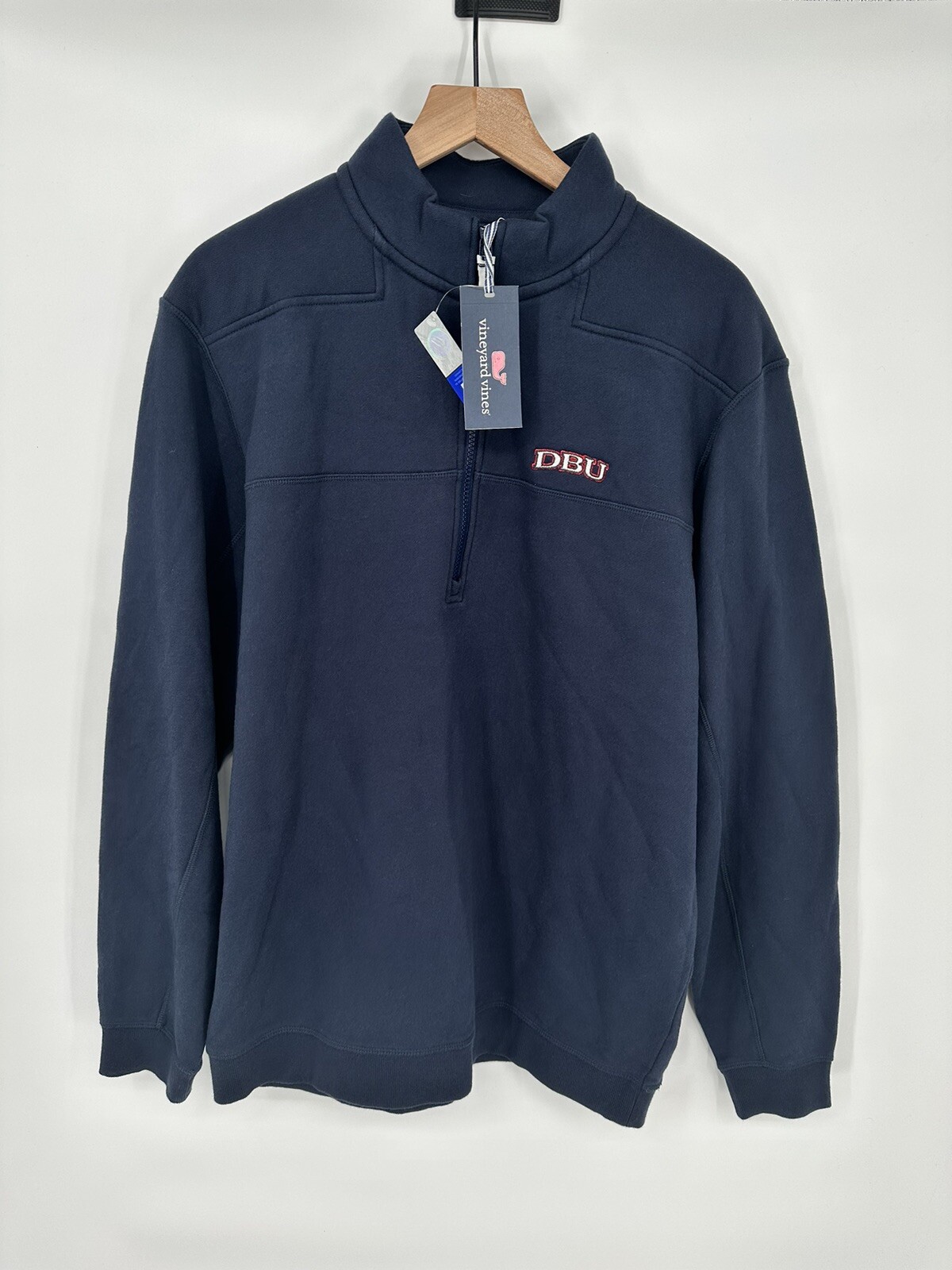 NEW Vineyard Vines Men’s Shep Shirt 1/4 Zip Pullover Collegiate Size Medium NEW Vineyard Vines Men’s Shep Shirt 1/4 Zip Pullover Collegiate Size Medium