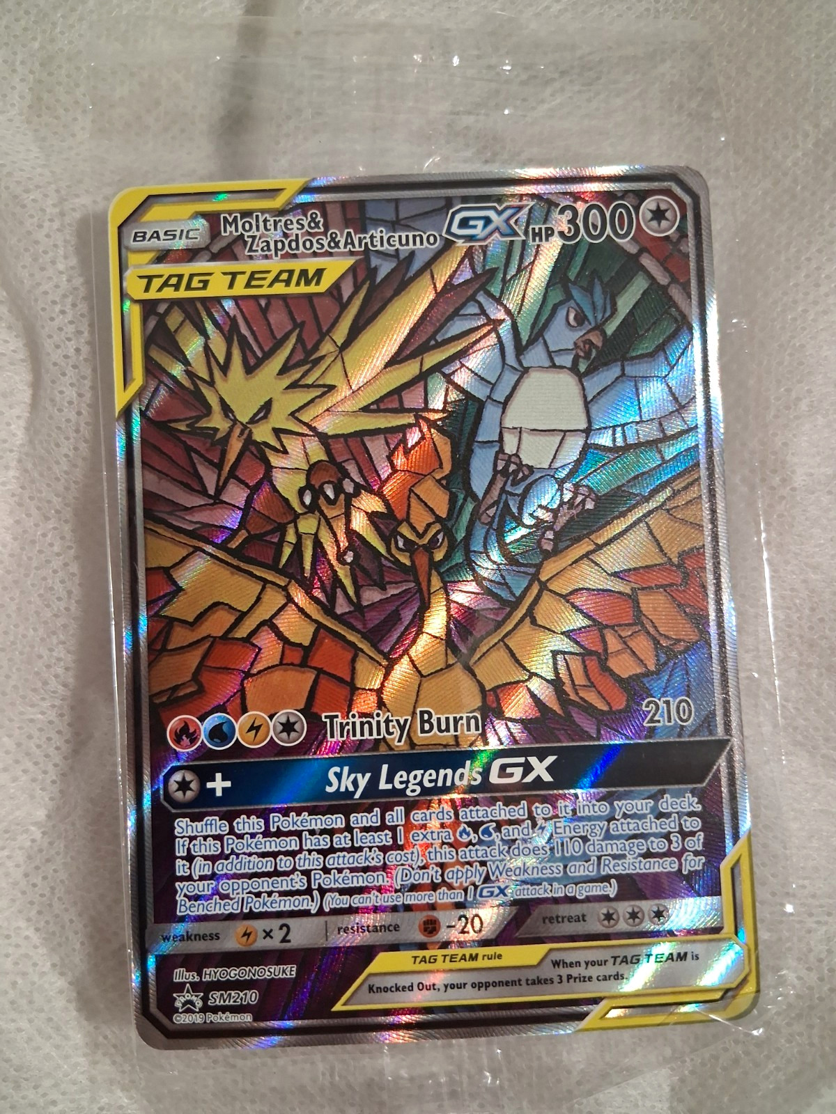 Pokémon TCG Moltres & Zapdos & Articuno GX TAG TEAM Promo Holo SM210 300 HP Pokémon TCG Moltres & Zapdos & Articuno GX TAG TEAM Promo Holo SM210 300 HP