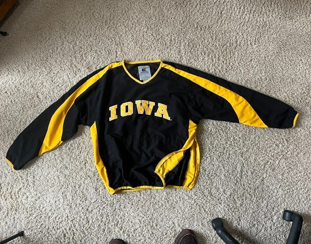 Colosseum Iowa Hawkeyes Black Pullover Windbreaker Jacket Size Large Colosseum Iowa Hawkeyes Black Pullover Windbreaker Jacket Size Large