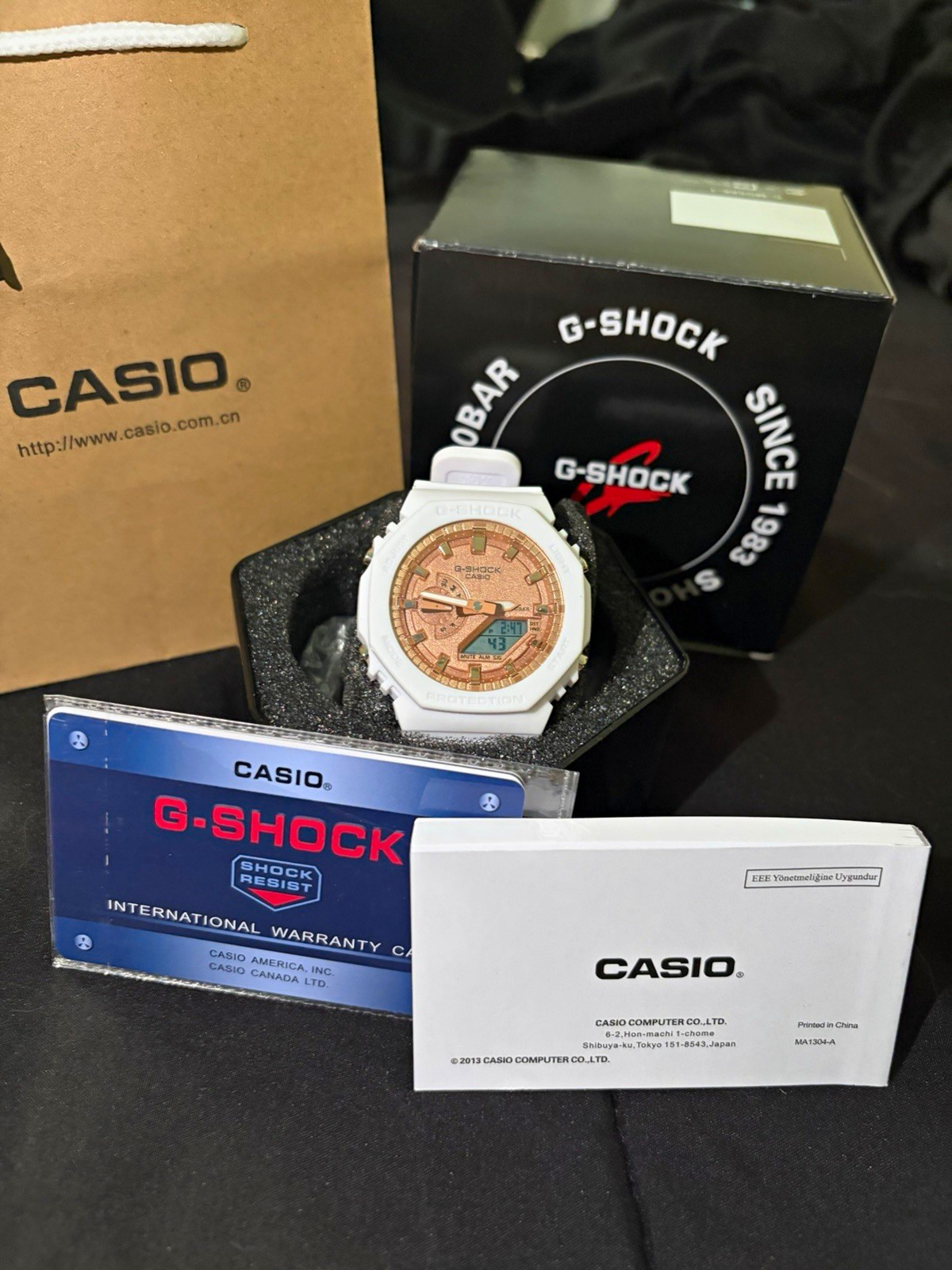 Casio G-SHOCK Analog-Digital White Resin 200m World Time Watch Box/Papers