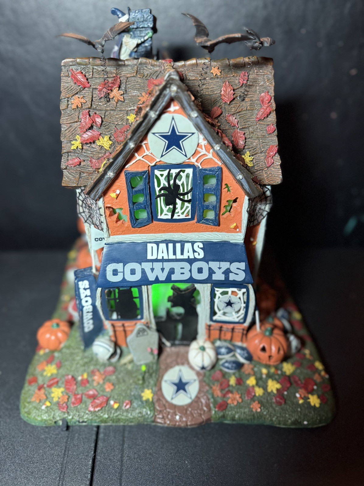 Danbury Mint Dallas Cowboys Haunted House Halloween Lights Sound NFL w/ Box