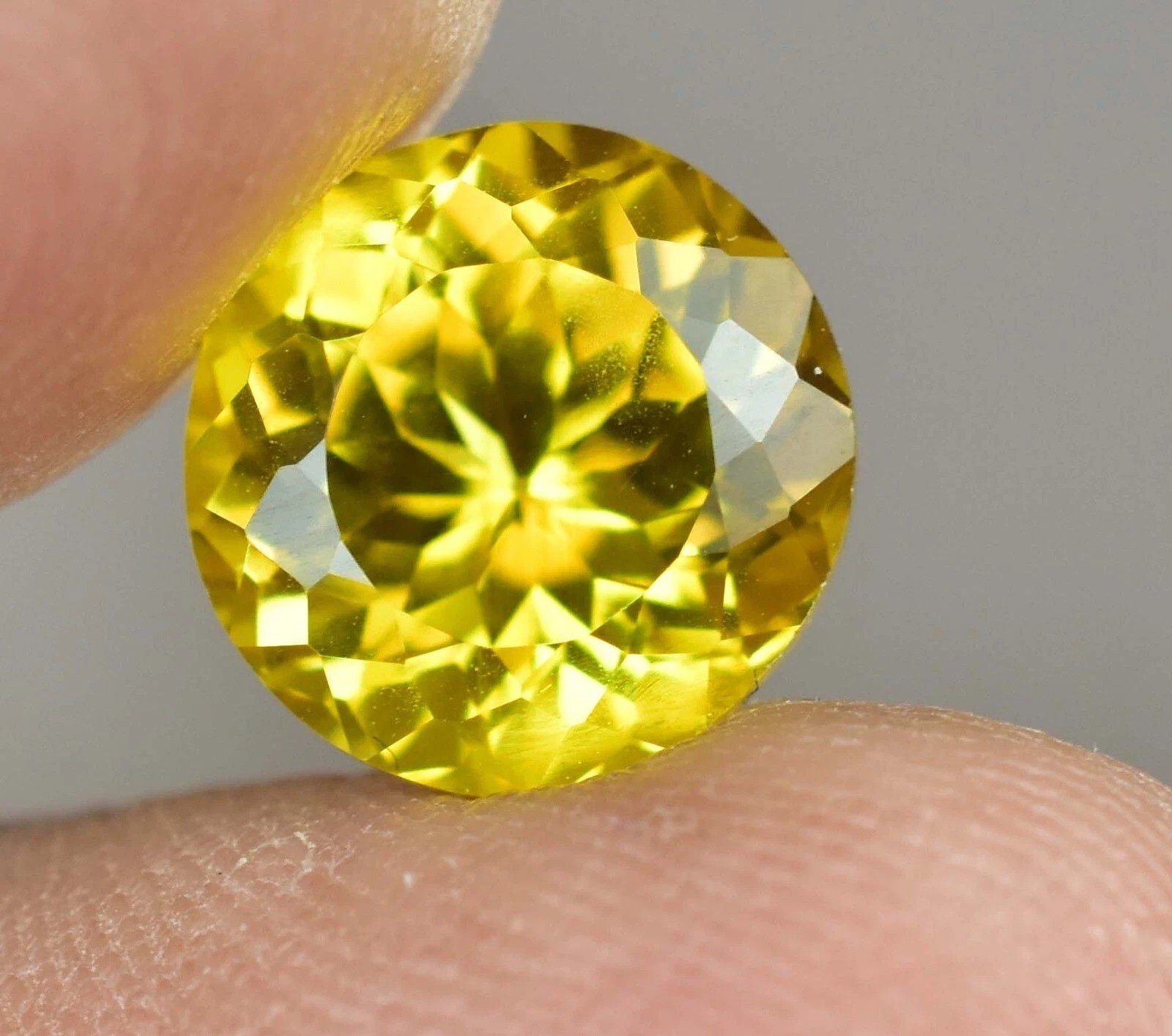 5.50 Ct Natural Ceylon Yellow Sapphire Flawless Round Cut Certified Gemstone