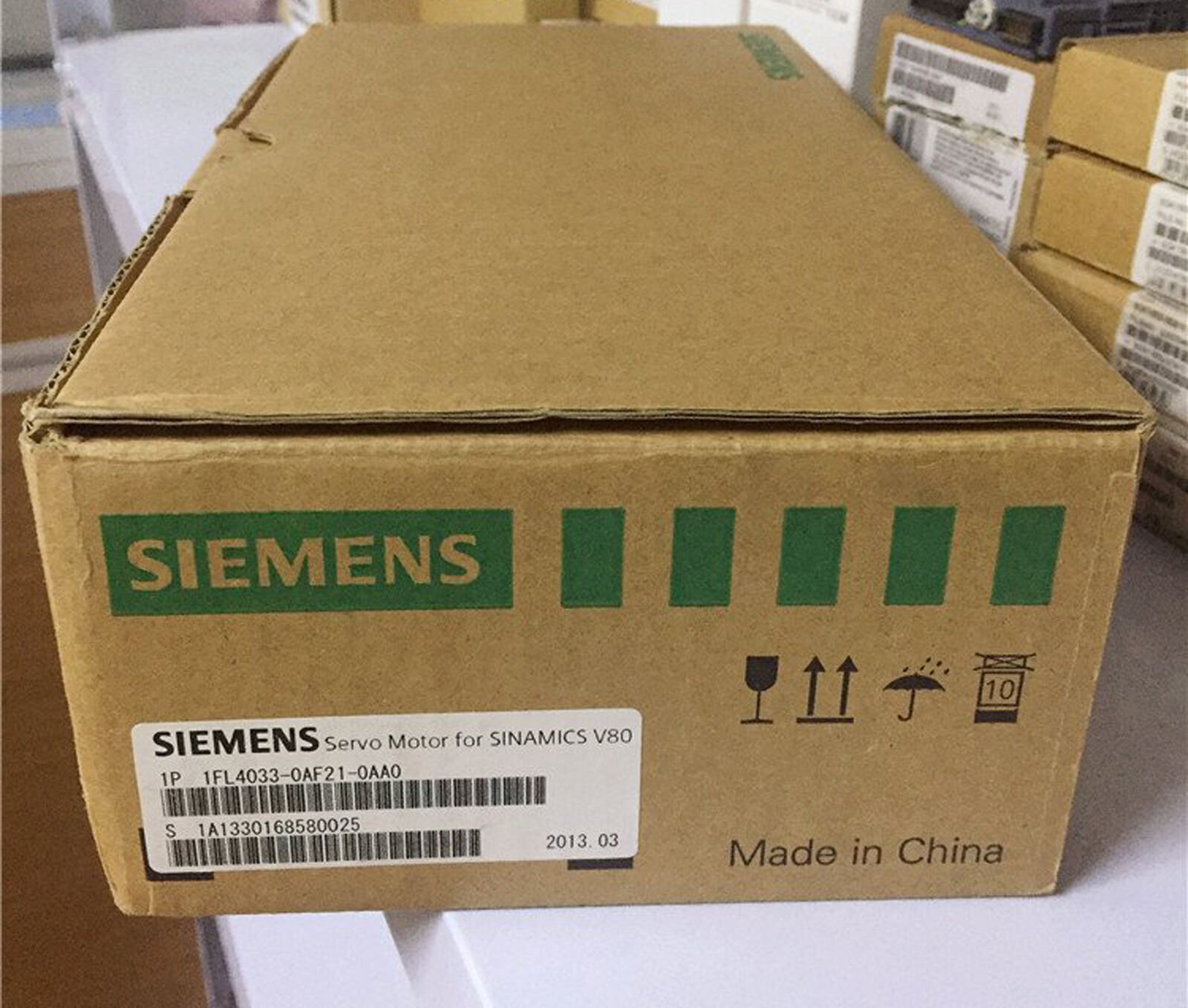 New SIEMENS 1FL4033-0AF21-0AA0 1FL40330AF210AA0 Servo Motor Expedited Shipping