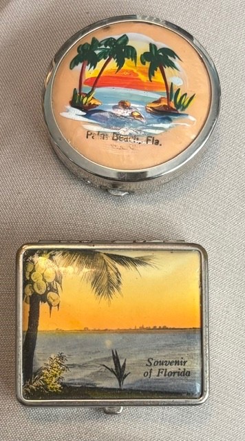 2 Small Vintage Florida Souvenir Compacts 2 Small Vintage Florida Souvenir Compacts