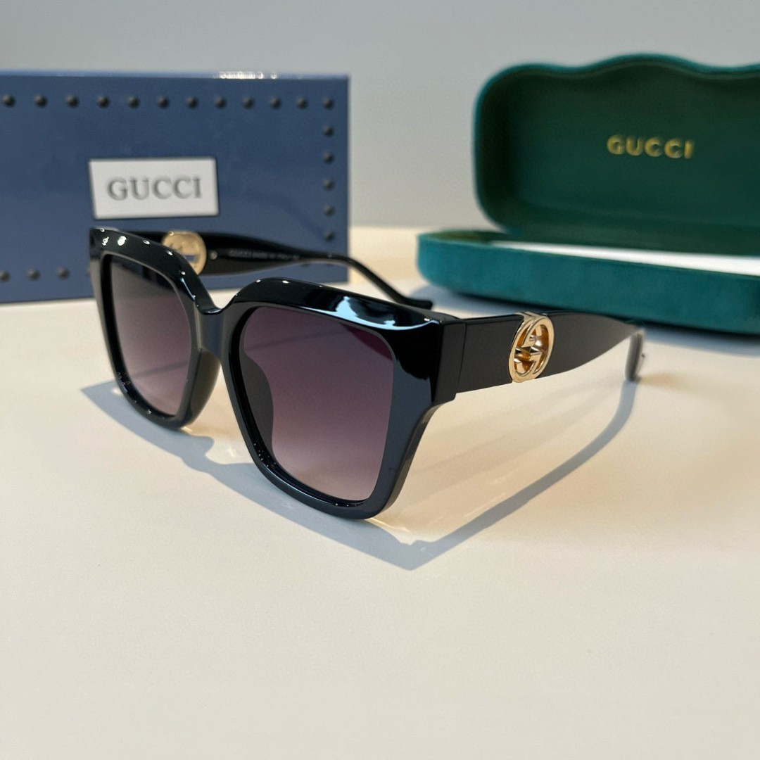 GUCCI 1088 Unisex Sunglasses Lens Size 54-18-139mm - With New Case
