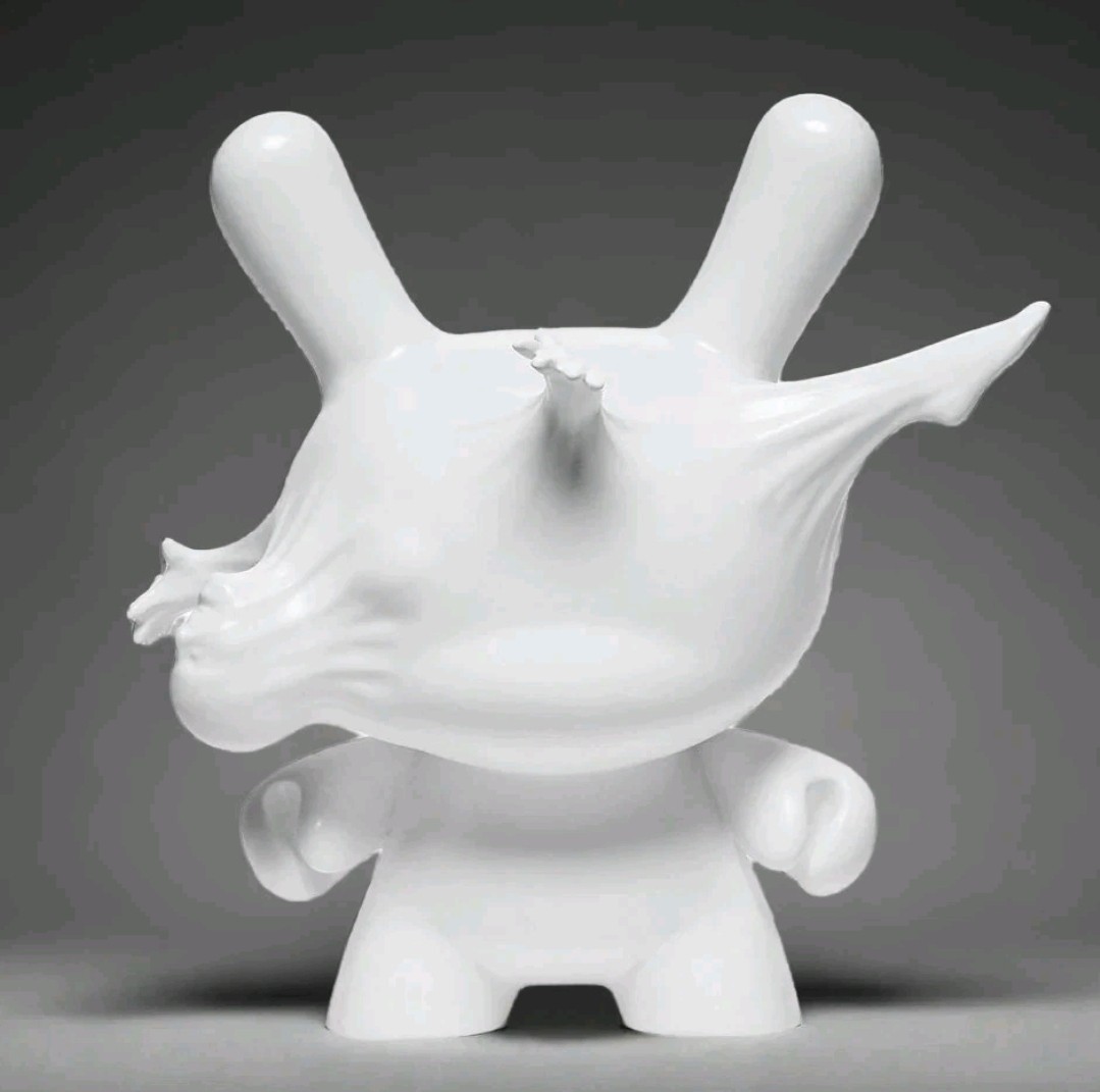 Kidrobot Breaking Free Resin Artist Figure 8\