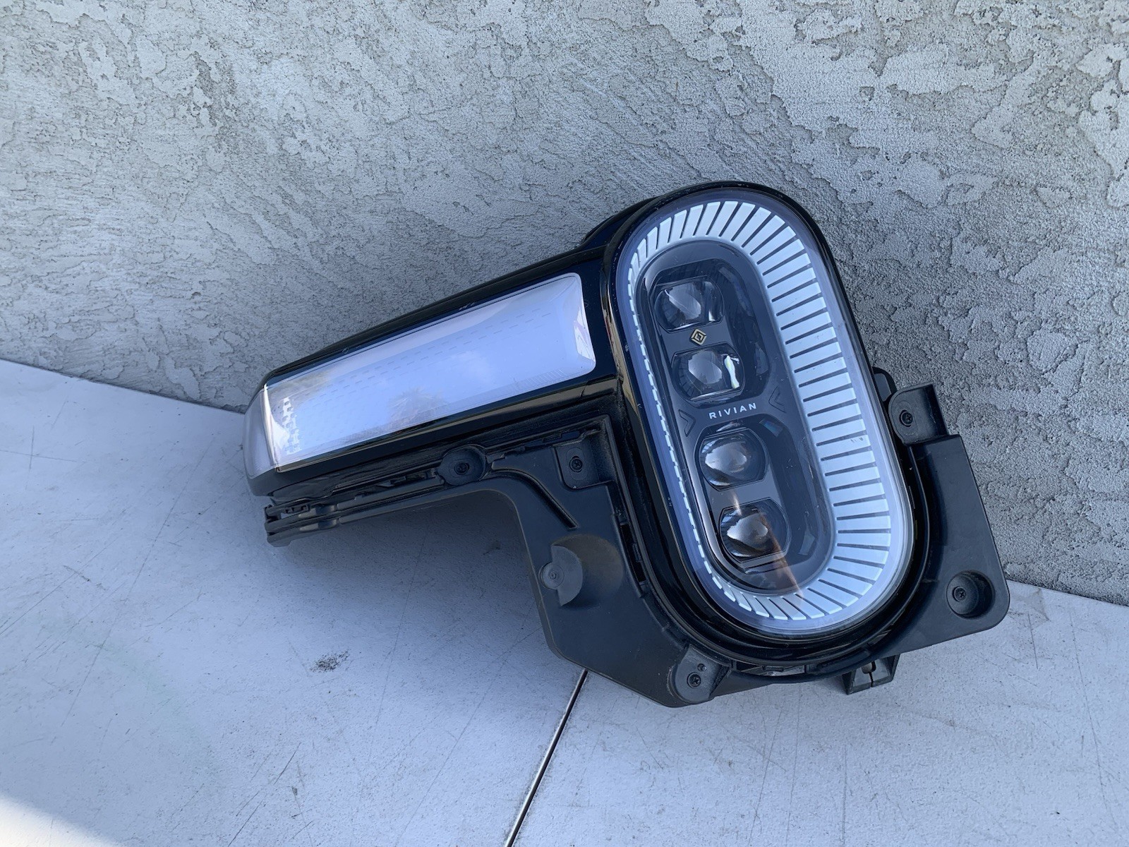 22-24 Rivian R1T R1S Right Passenger Headlight